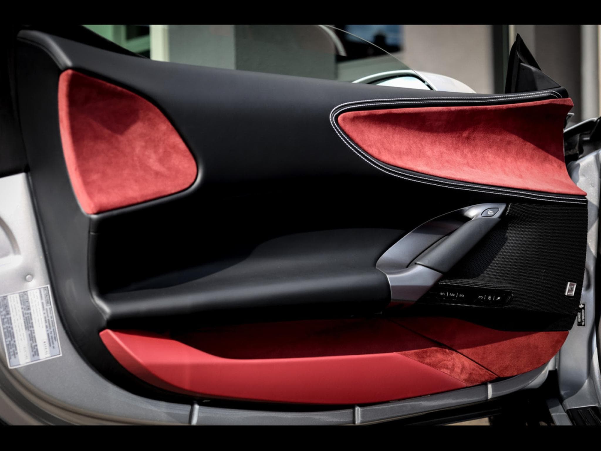 Ferrari SF90 ATELIER (1000 CH) – SANUSILVER X NERO PUROSANGUE – PPF (2025) - Photo 10