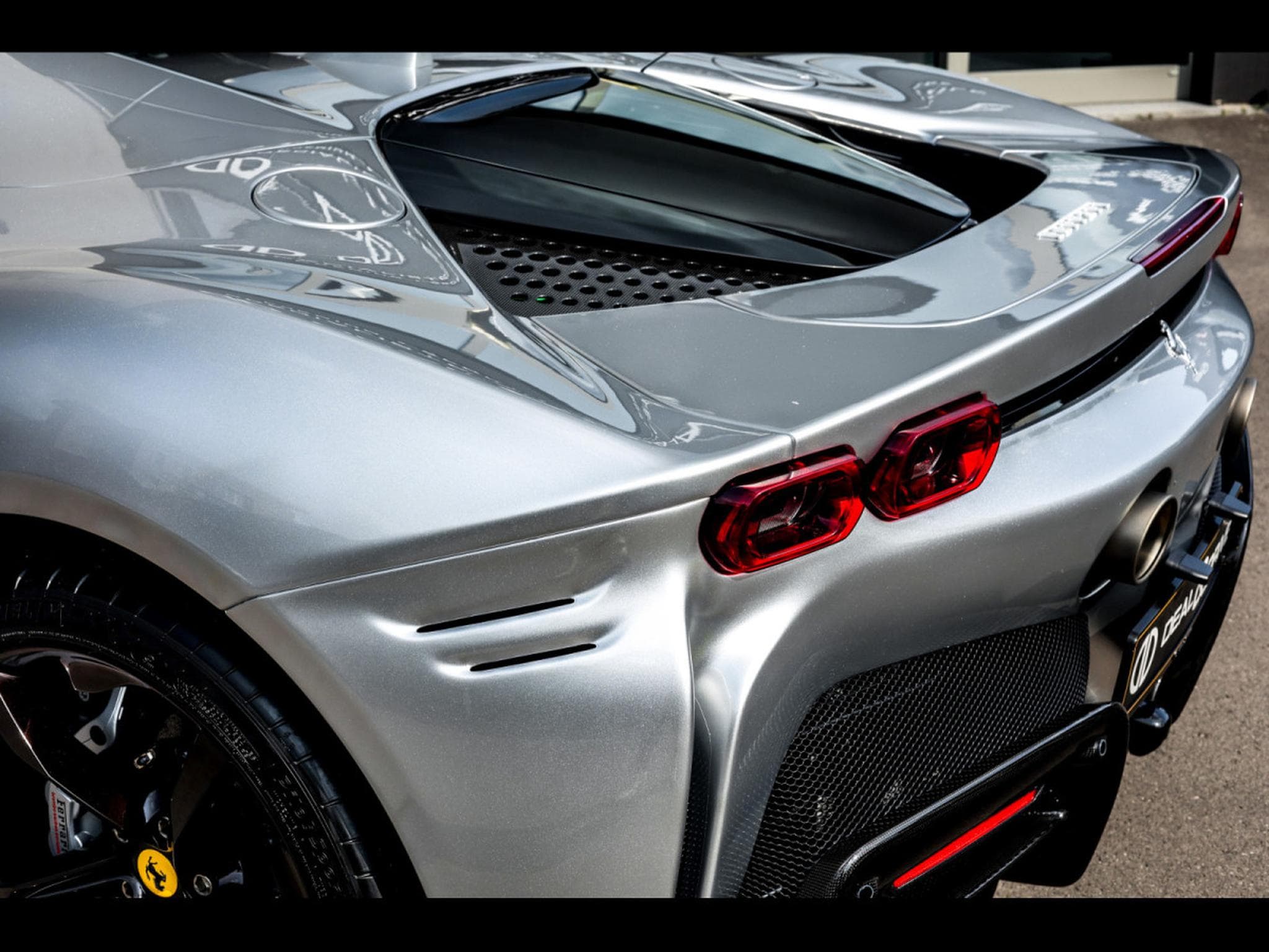 Ferrari SF90 ATELIER (1000 CH) – SANUSILVER X NERO PUROSANGUE – PPF (2025) - Photo 25