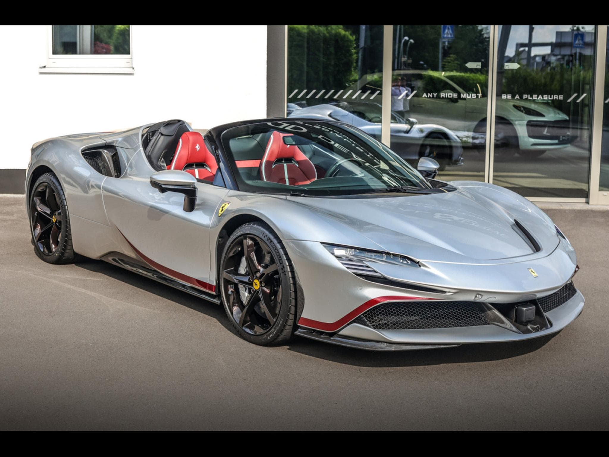 Ferrari SF90 ATELIER (1000 CH) – SANUSILVER X NERO PUROSANGUE – PPF (2025) - Photo 8