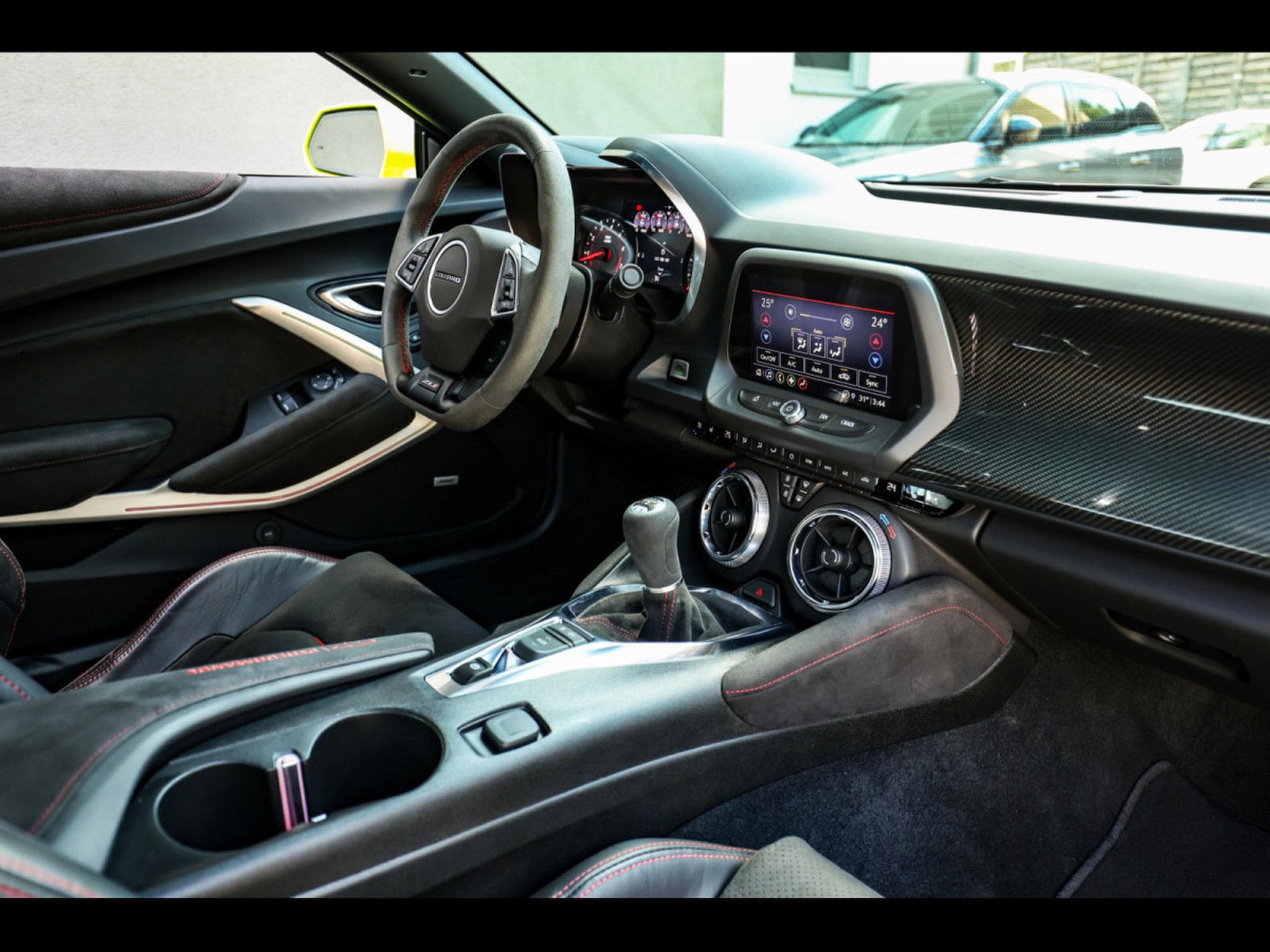 Chevrolet Camaro ZL1 6.2 V8 RWD - MANUAL 6 – SHOCK YELLOW (2020) - Photo 14