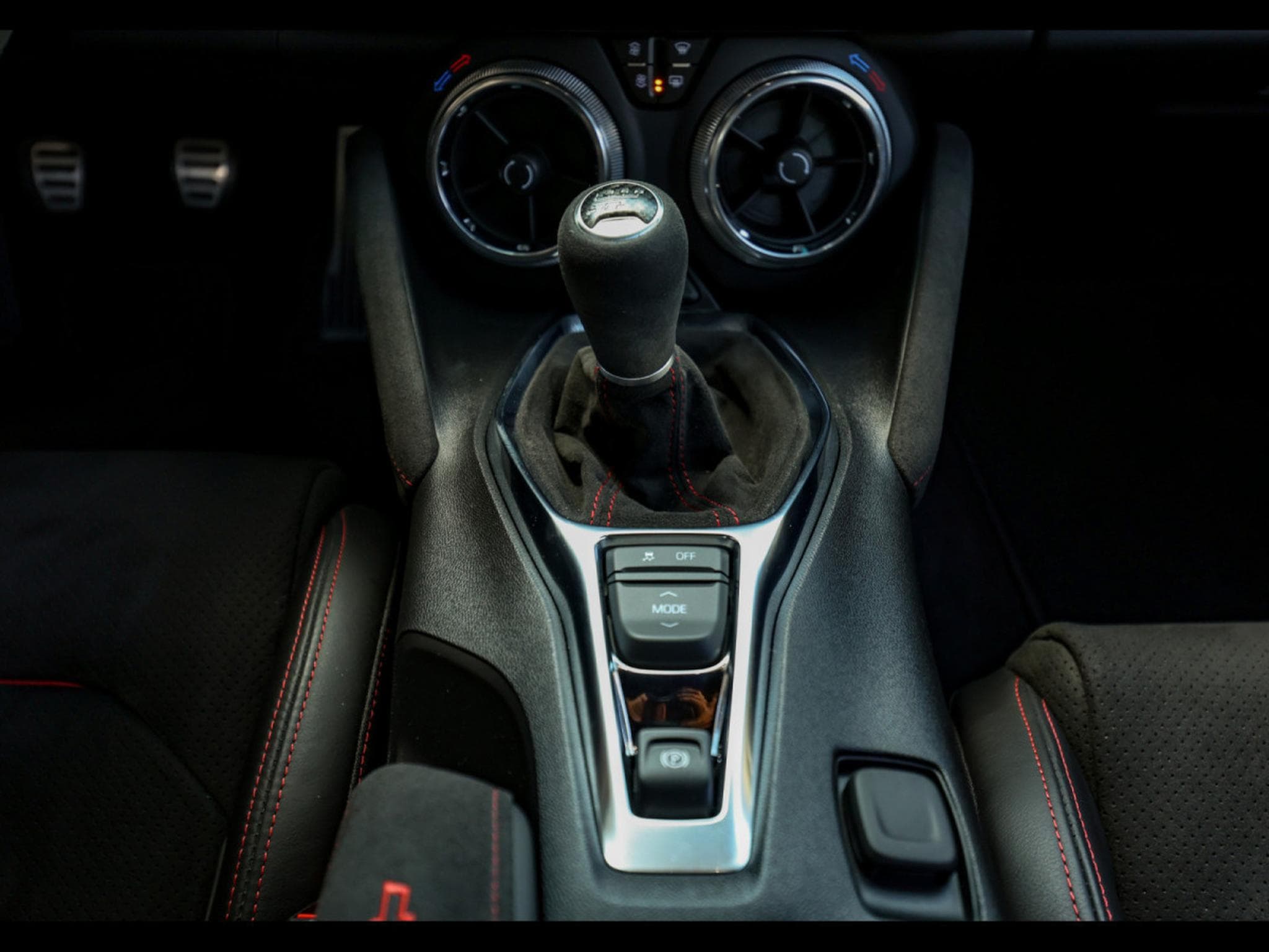 Chevrolet Camaro ZL1 6.2 V8 RWD - MANUAL 6 – SHOCK YELLOW (2020) - Photo 18