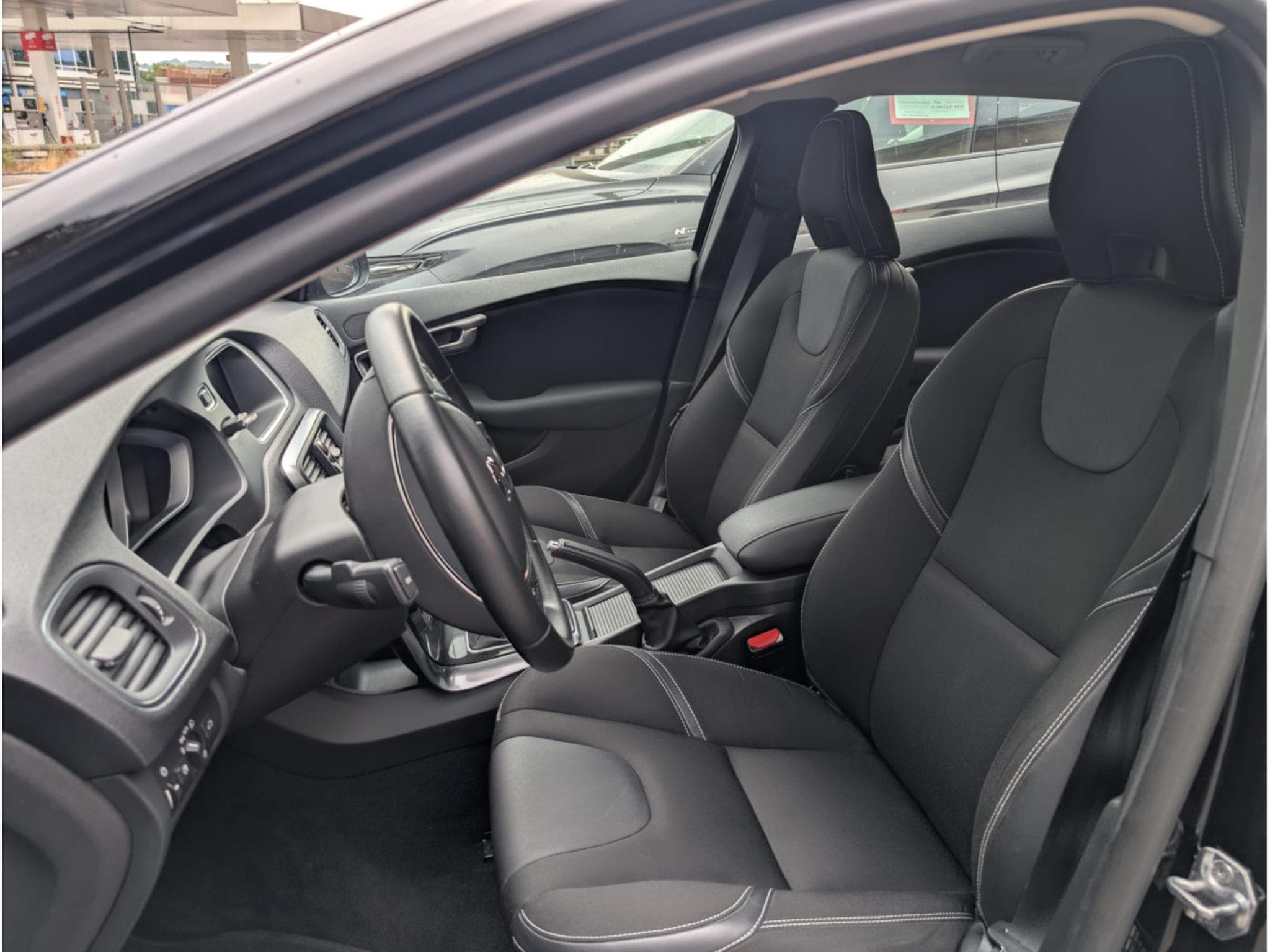Volvo V40 D3 150 CH BOITE AUTOMATIQUE * GARANTIE 36 MOIS * (2018) - Photo 12