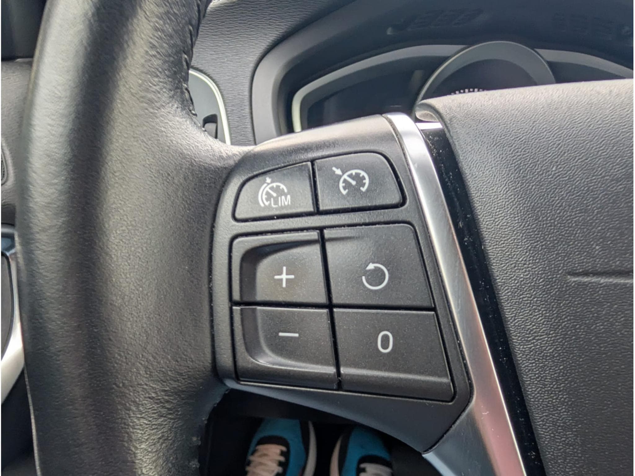 Volvo V40 D3 150 CH BOITE AUTOMATIQUE * GARANTIE 36 MOIS * (2018) - Photo 15