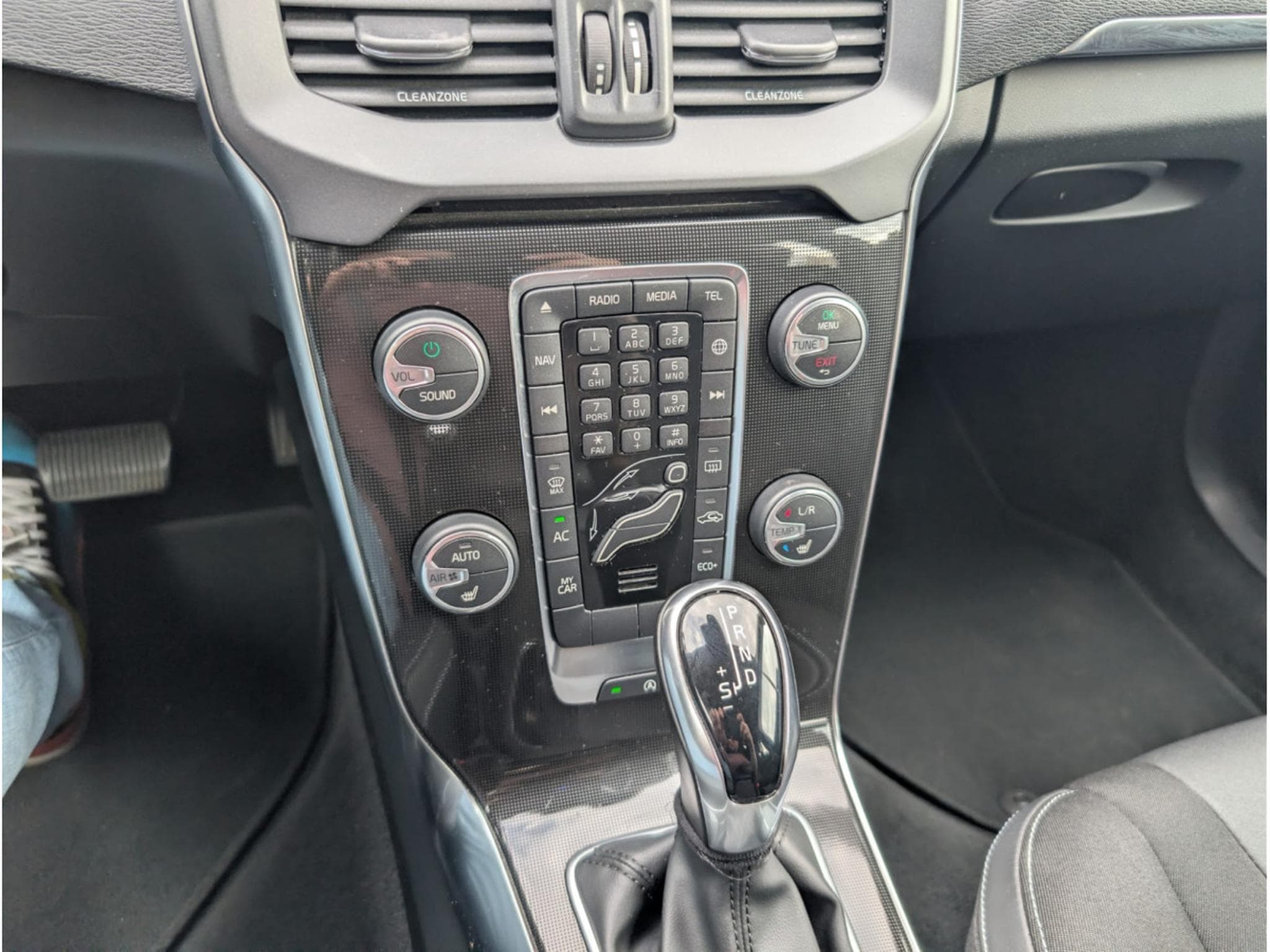 Volvo V40 D3 150 CH BOITE AUTOMATIQUE * GARANTIE 36 MOIS * (2018) - Photo 22