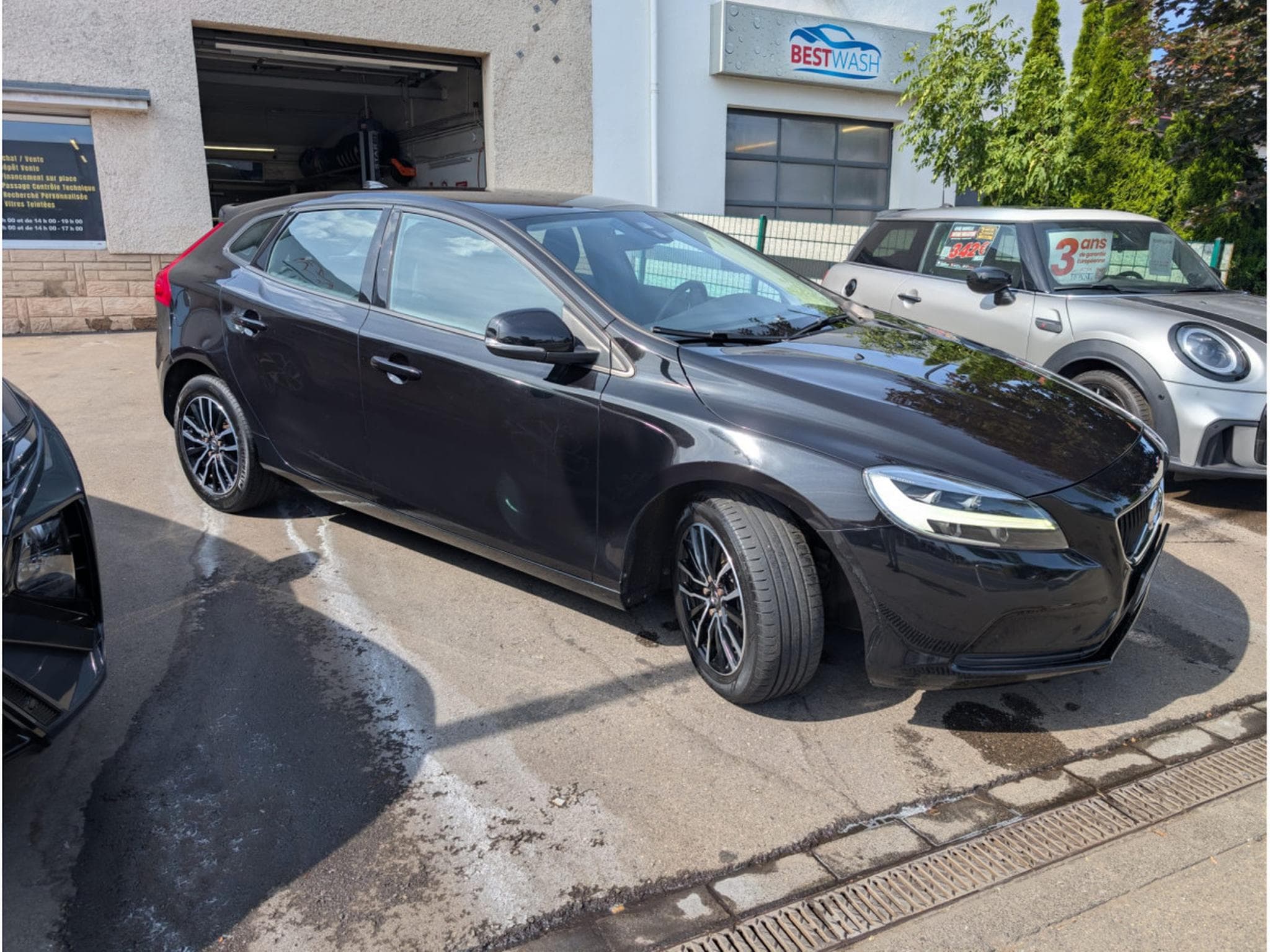 Volvo V40 D3 150 CH BOITE AUTOMATIQUE * GARANTIE 36 MOIS * (2018) - Photo 4