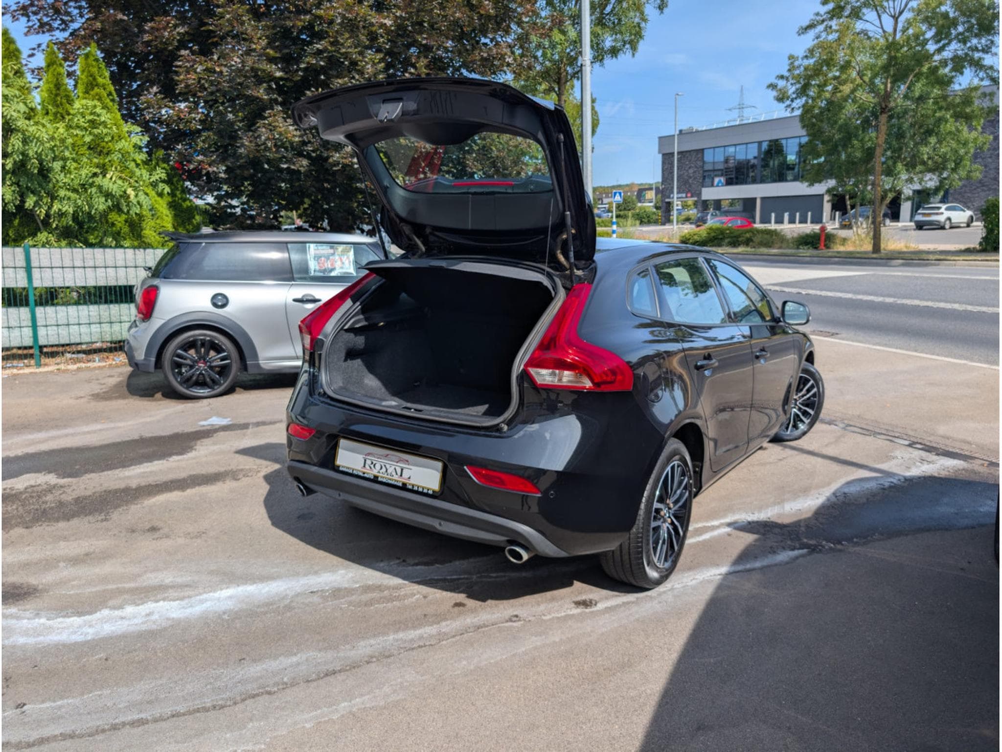 Volvo V40 D3 150 CH BOITE AUTOMATIQUE * GARANTIE 36 MOIS * (2018) - Photo 5