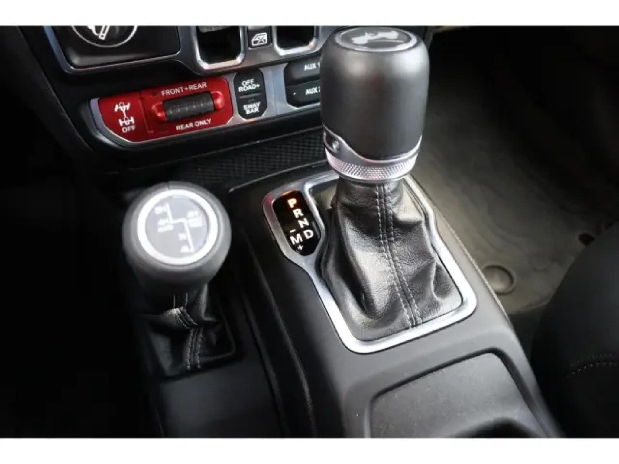 Jeep Wrangler RUBICON 2.0l T-GDI (2025) - Photo 24