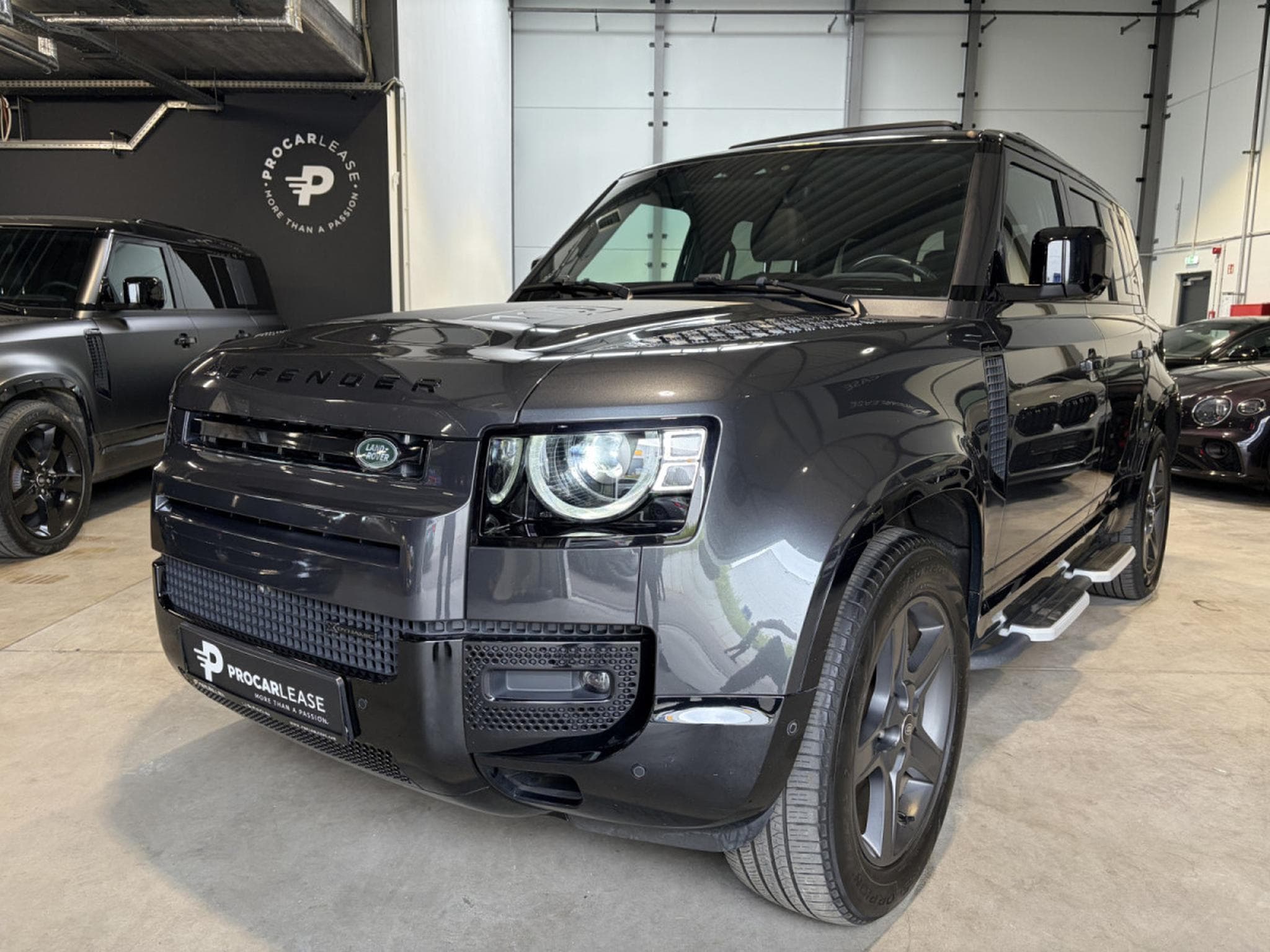 Land-Rover Defender Defender 110 Hybrid X-Dynamic SE/CARPATHIAN (2023) - Photo 1