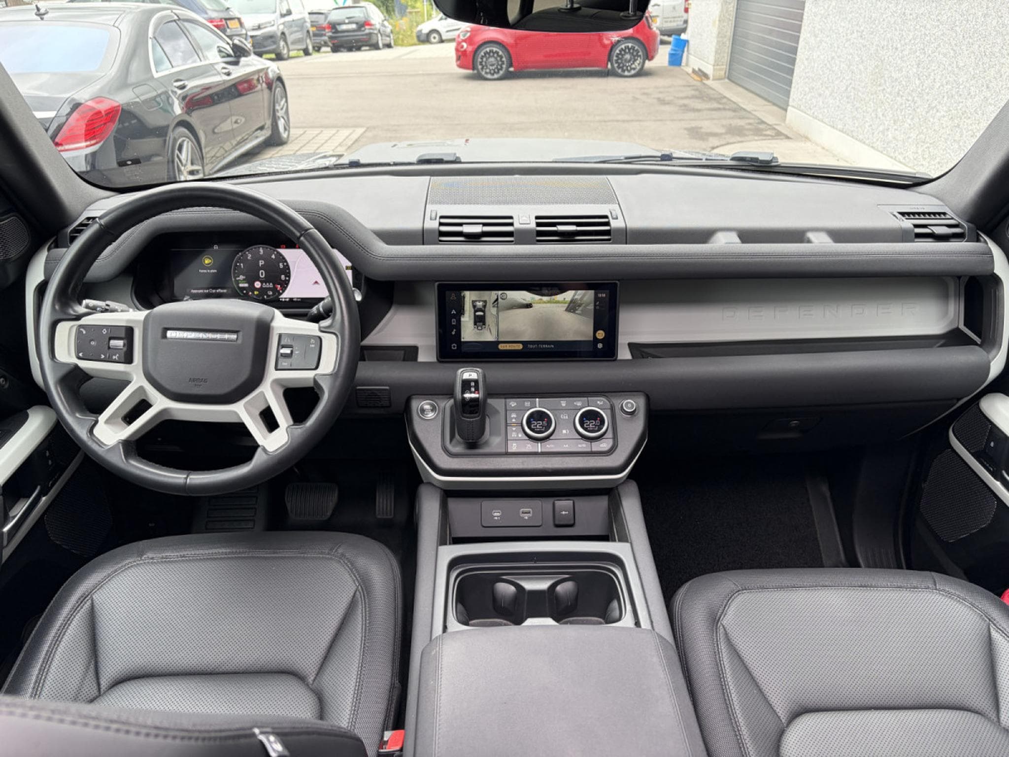 Land-Rover Defender Defender 110 Hybrid X-Dynamic SE/CARPATHIAN (2023) - Photo 12