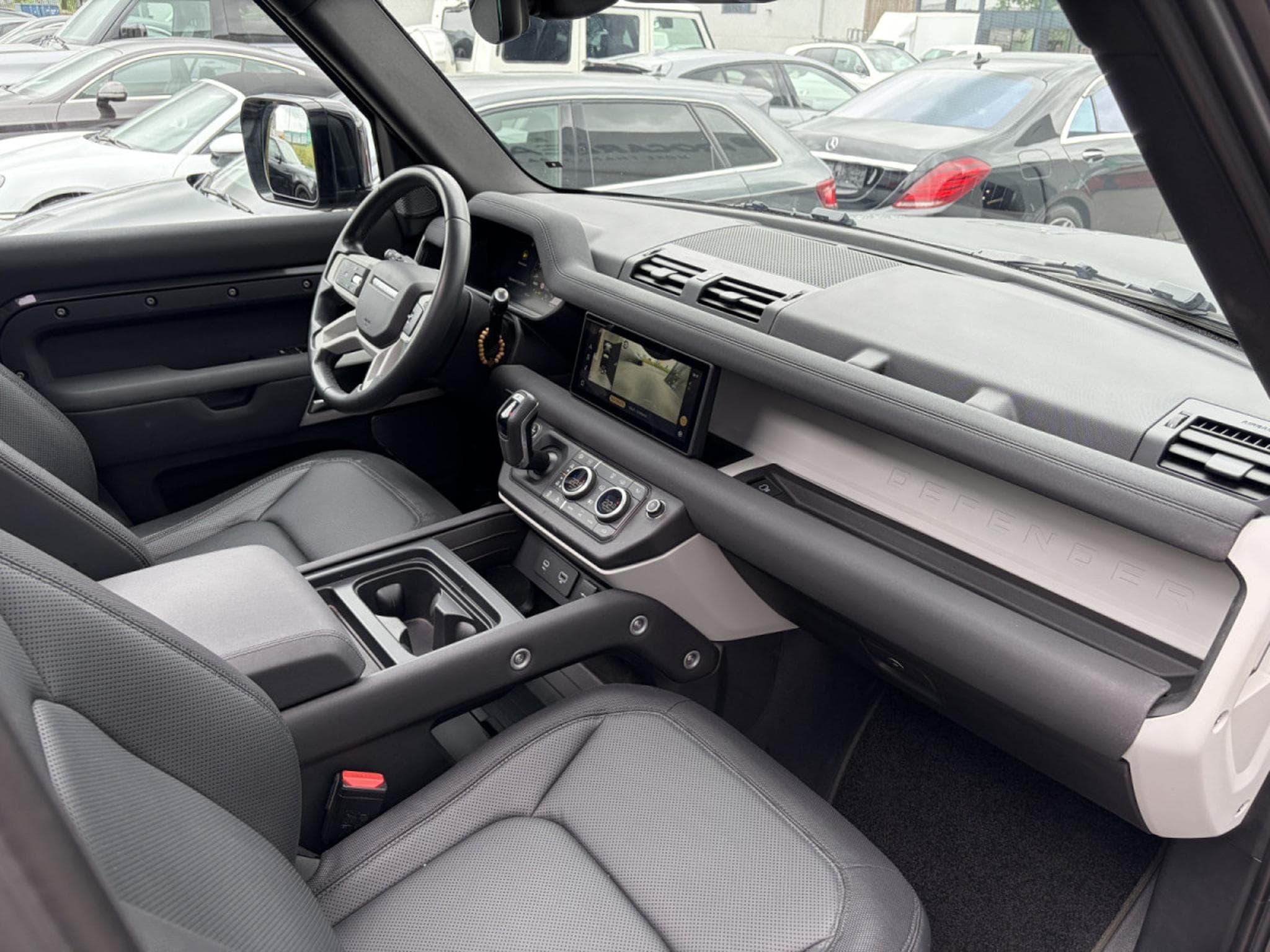 Land-Rover Defender Defender 110 Hybrid X-Dynamic SE/CARPATHIAN (2023) - Photo 19