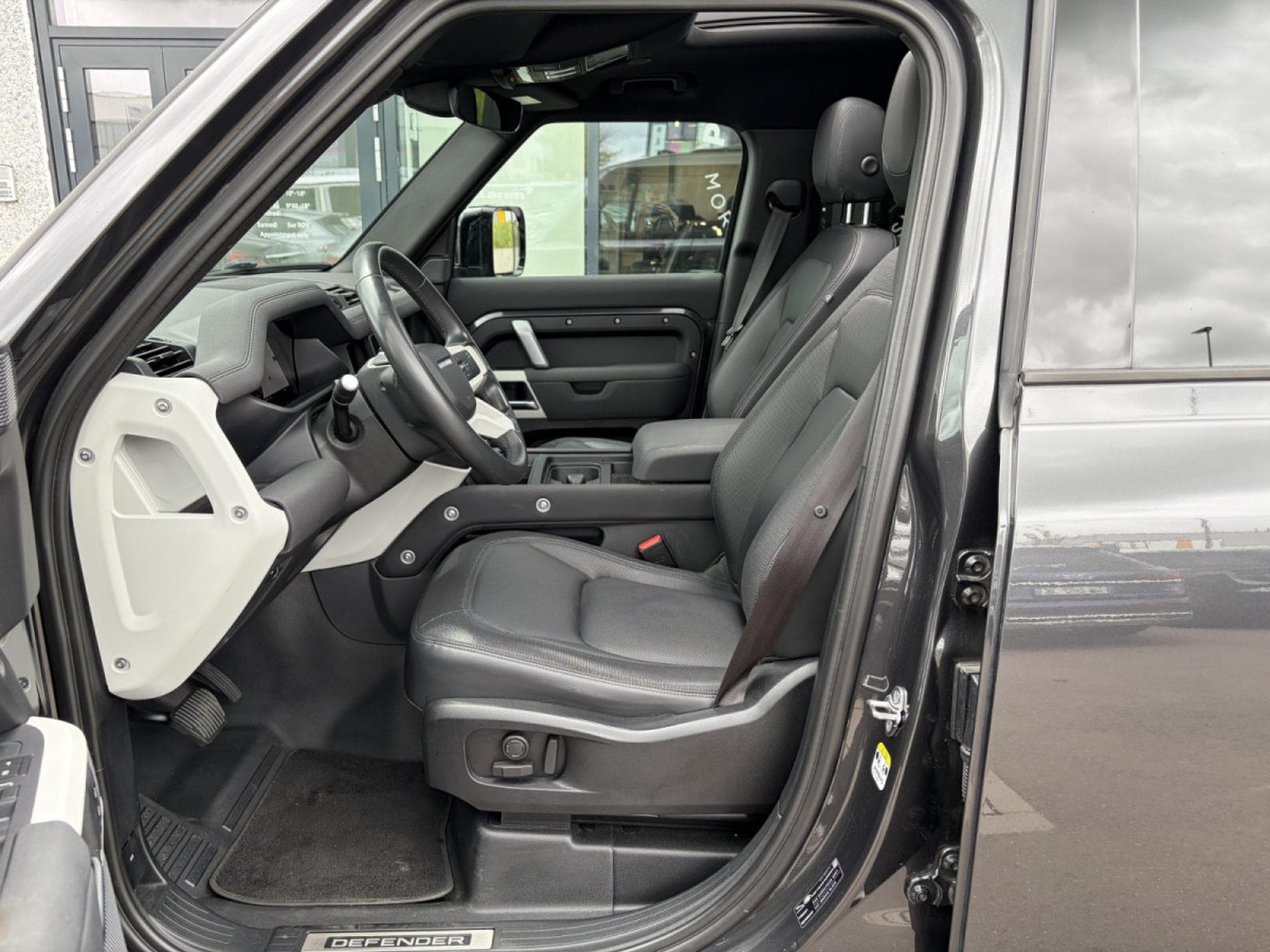 Land-Rover Defender Defender 110 Hybrid X-Dynamic SE/CARPATHIAN (2023) - Photo 5