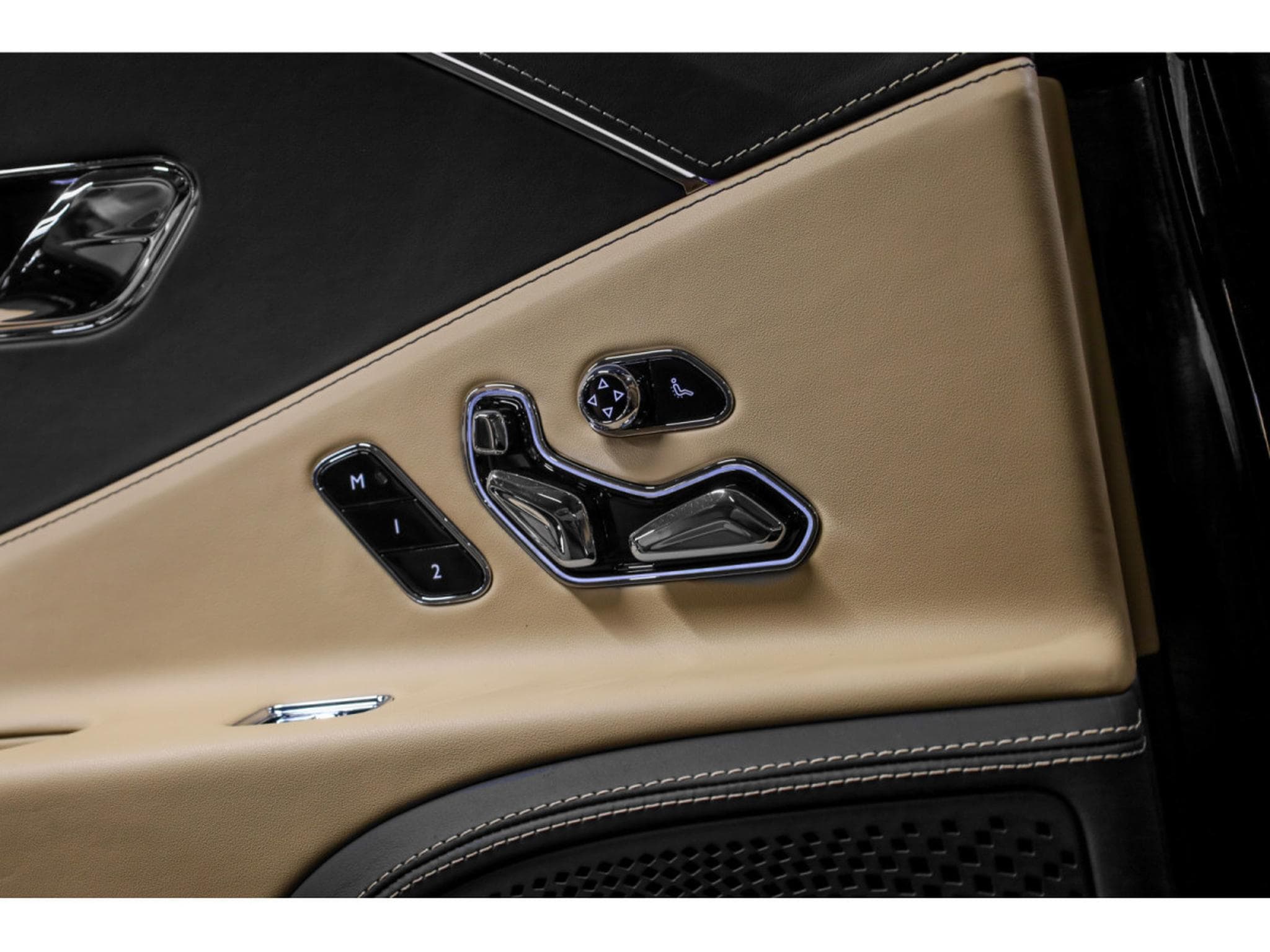 Bentley Flying Spur V8 (2021) - Photo 29