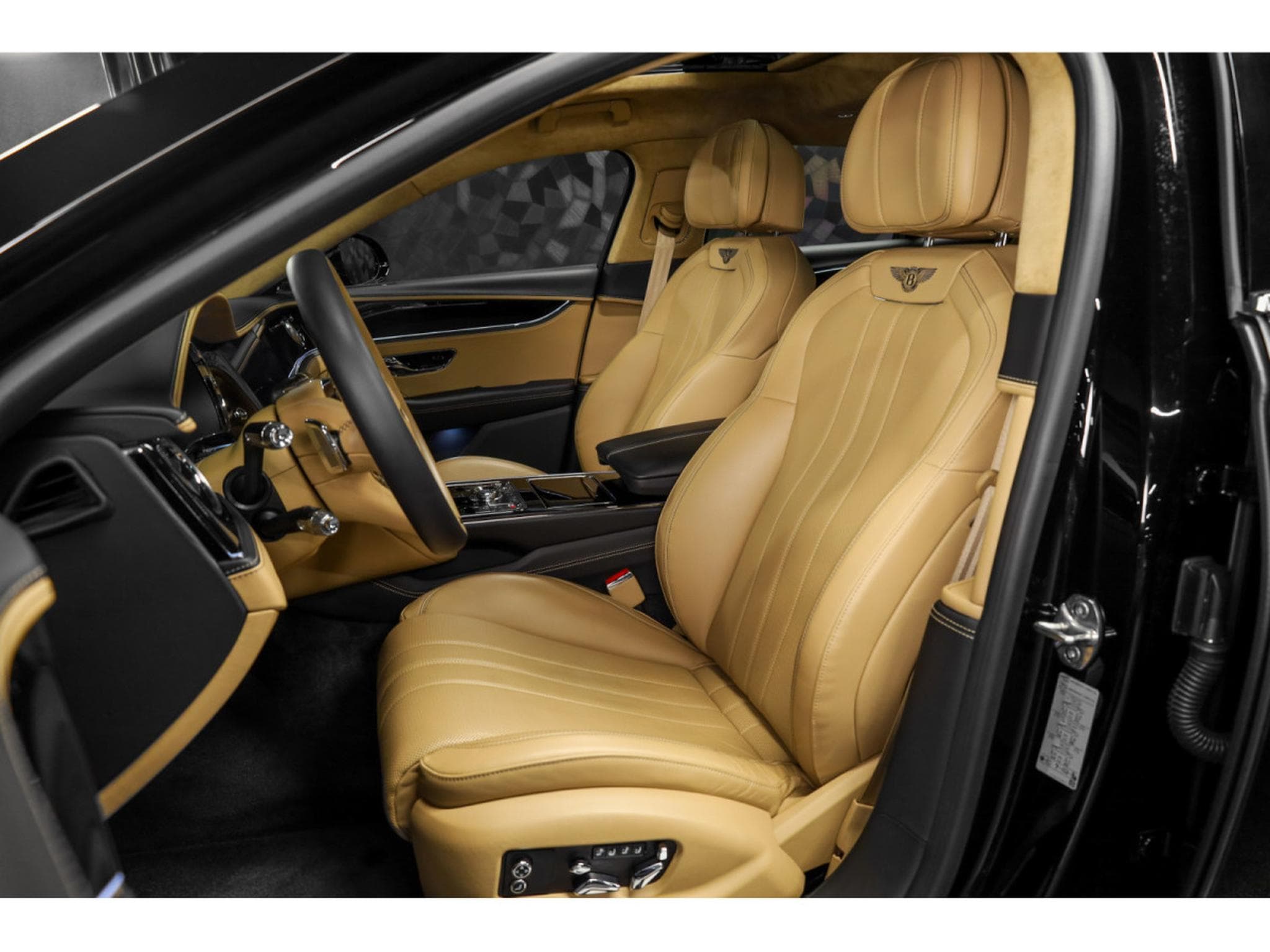 Bentley Flying Spur V8 (2021) - Photo 9