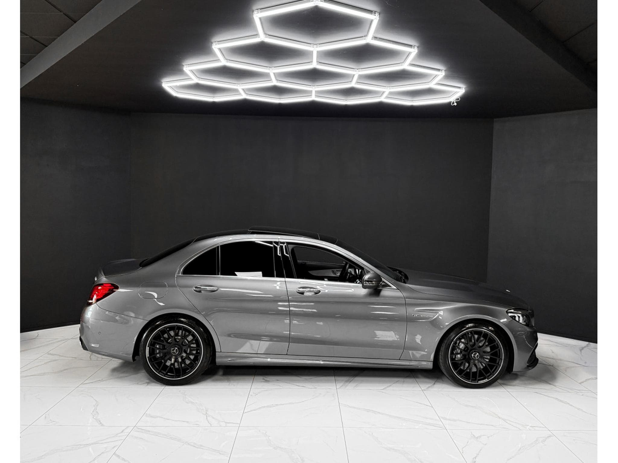 Mercedes C 63 AMG 2 YEARS MERCEDES WARRANTY (2019) - Photo 6