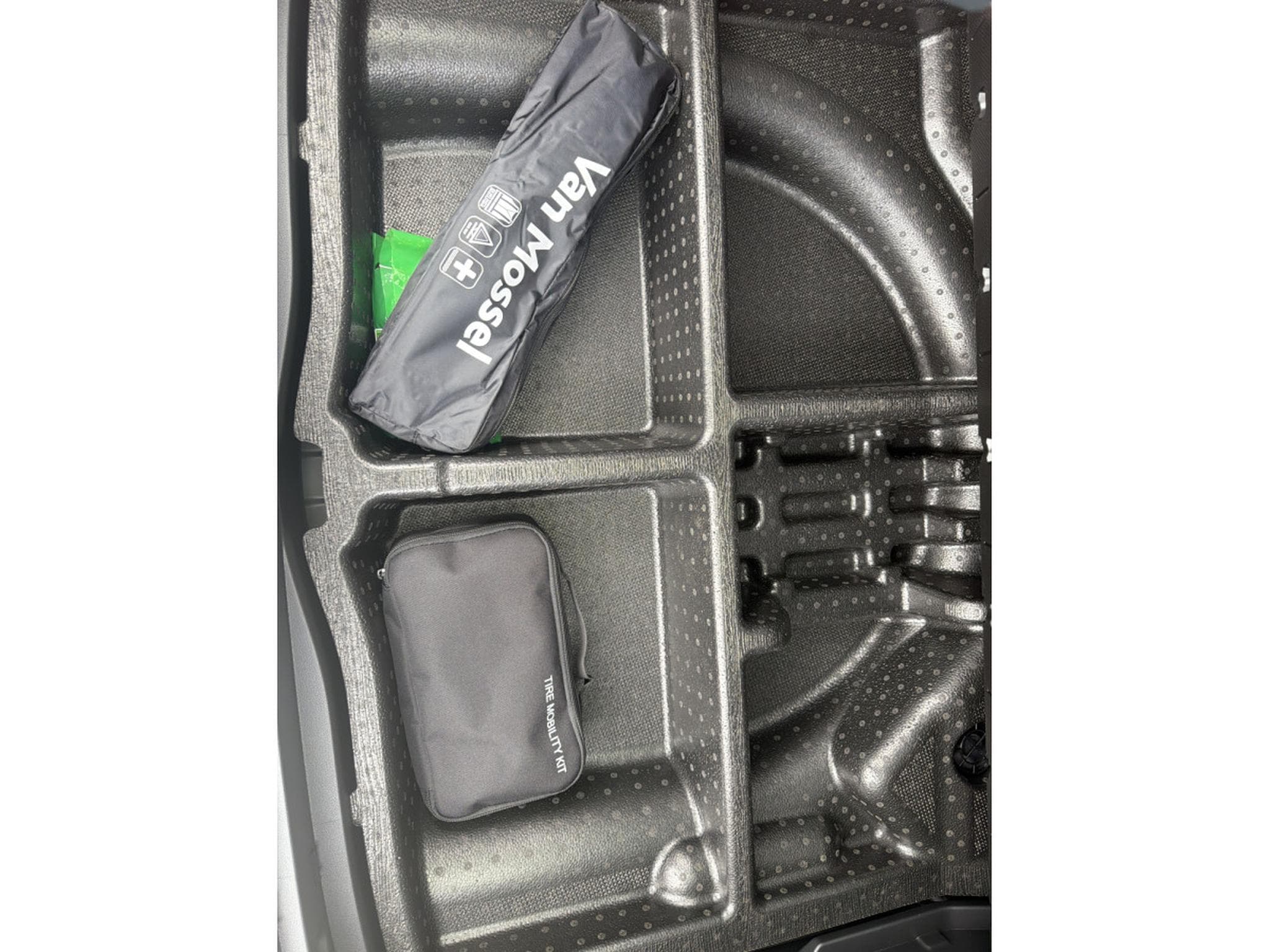 Hyundai Tucson 1.6 T-GDI HEV 6AT Shine Shadow N-LINE 239CV (2026) - Photo 26