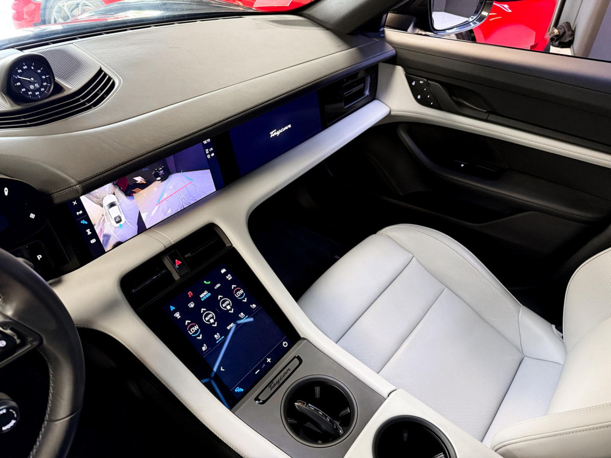 Porsche Taycan Performance Batterie / Sport Chrono / Pano / Dual Screen (2023) - Photo 10