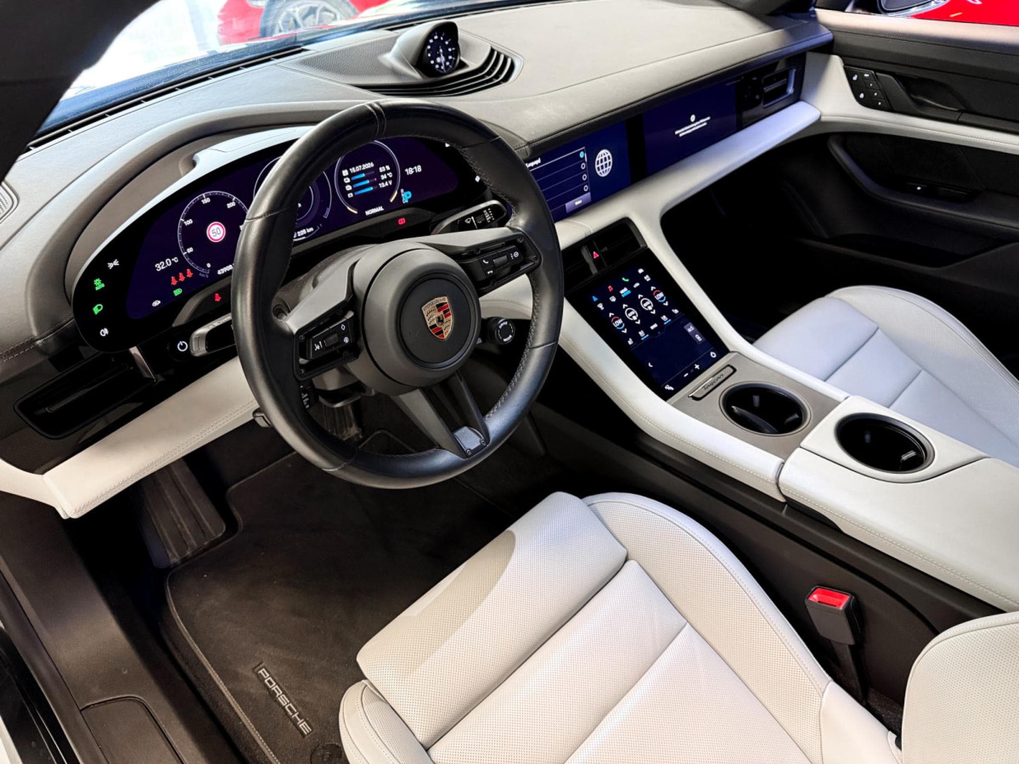 Porsche Taycan Performance Batterie / Sport Chrono / Pano / Dual Screen (2023) - Photo 9