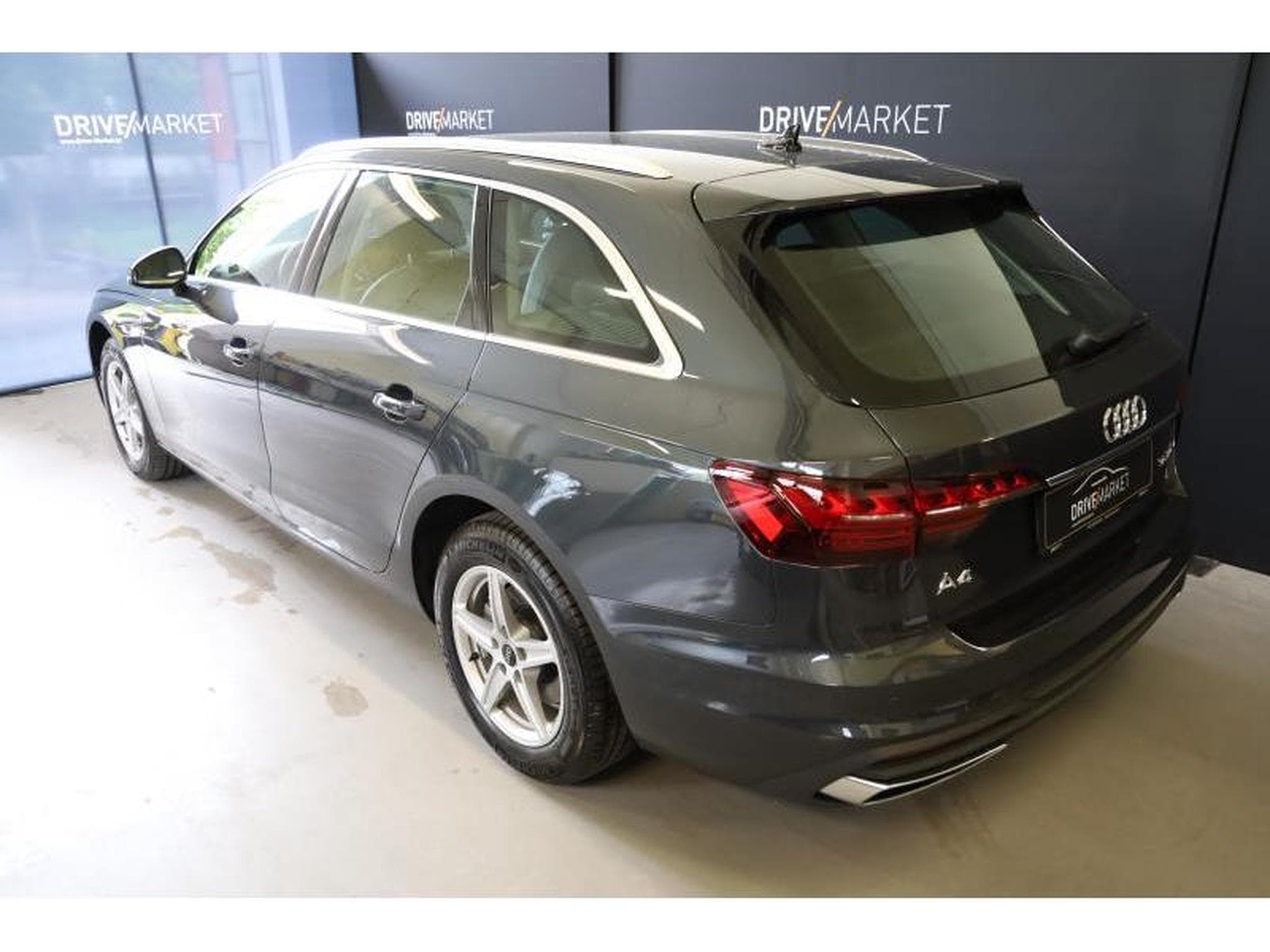 Audi A4 Avant (2024) - Photo 14
