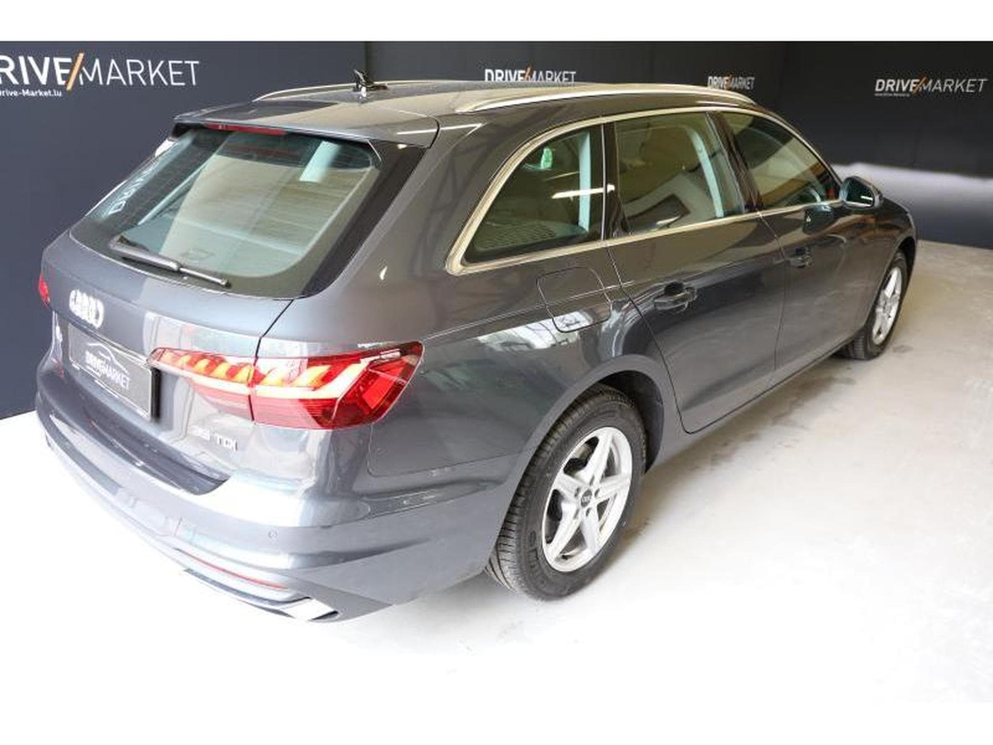 Audi A4 Avant (2024) - Photo 15