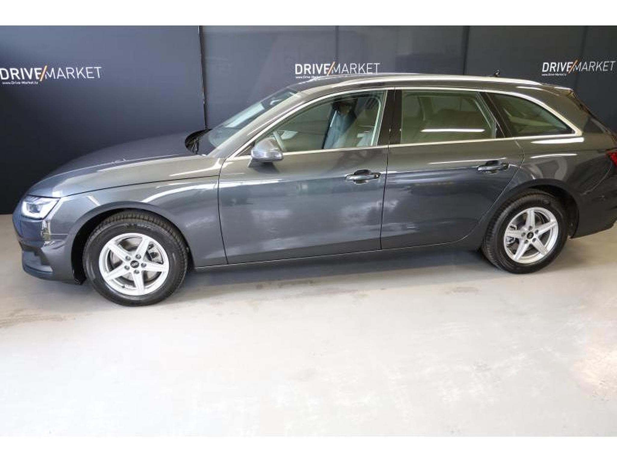 Audi A4 Avant (2024) - Photo 16