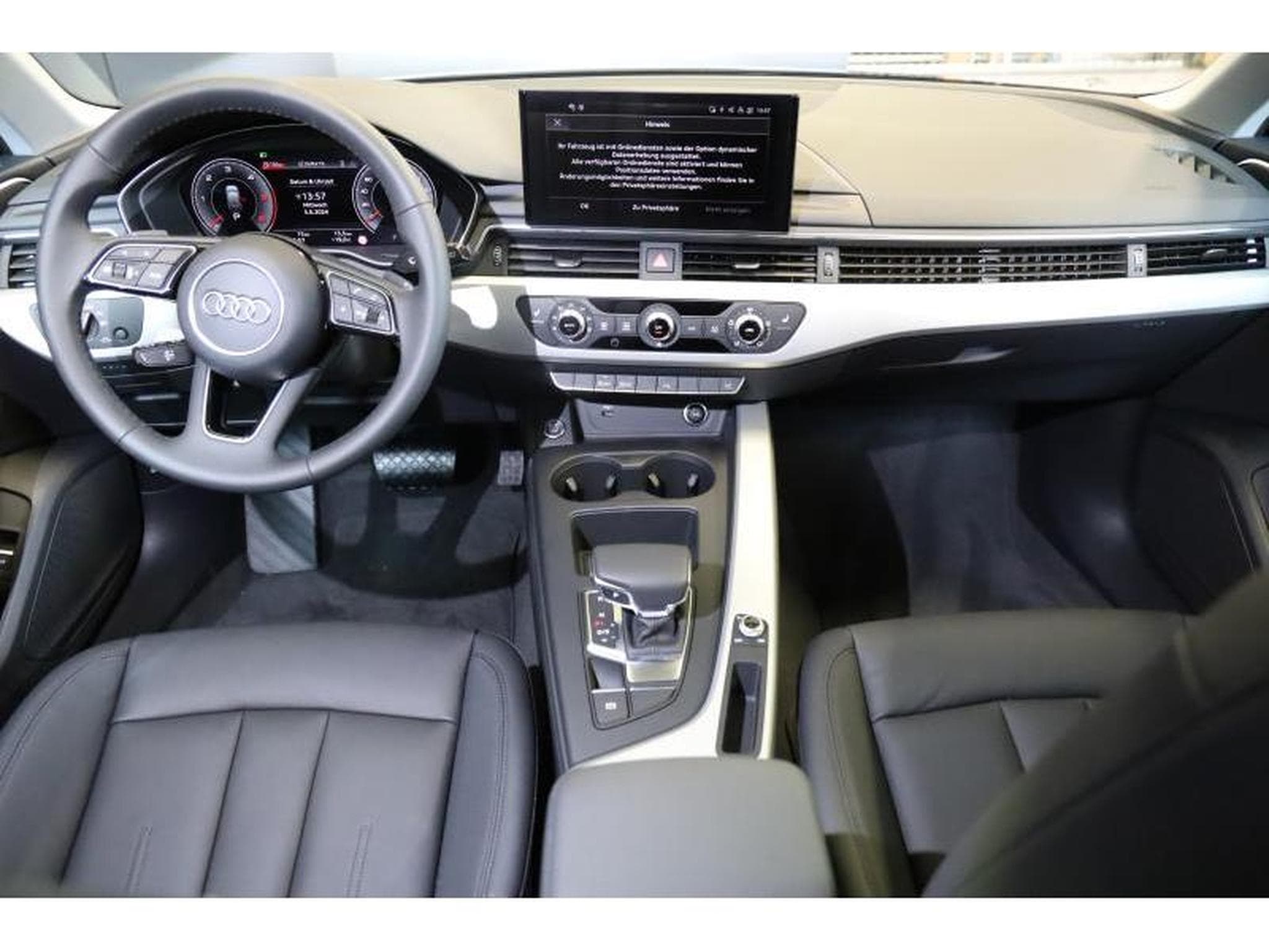 Audi A4 Avant (2024) - Photo 2