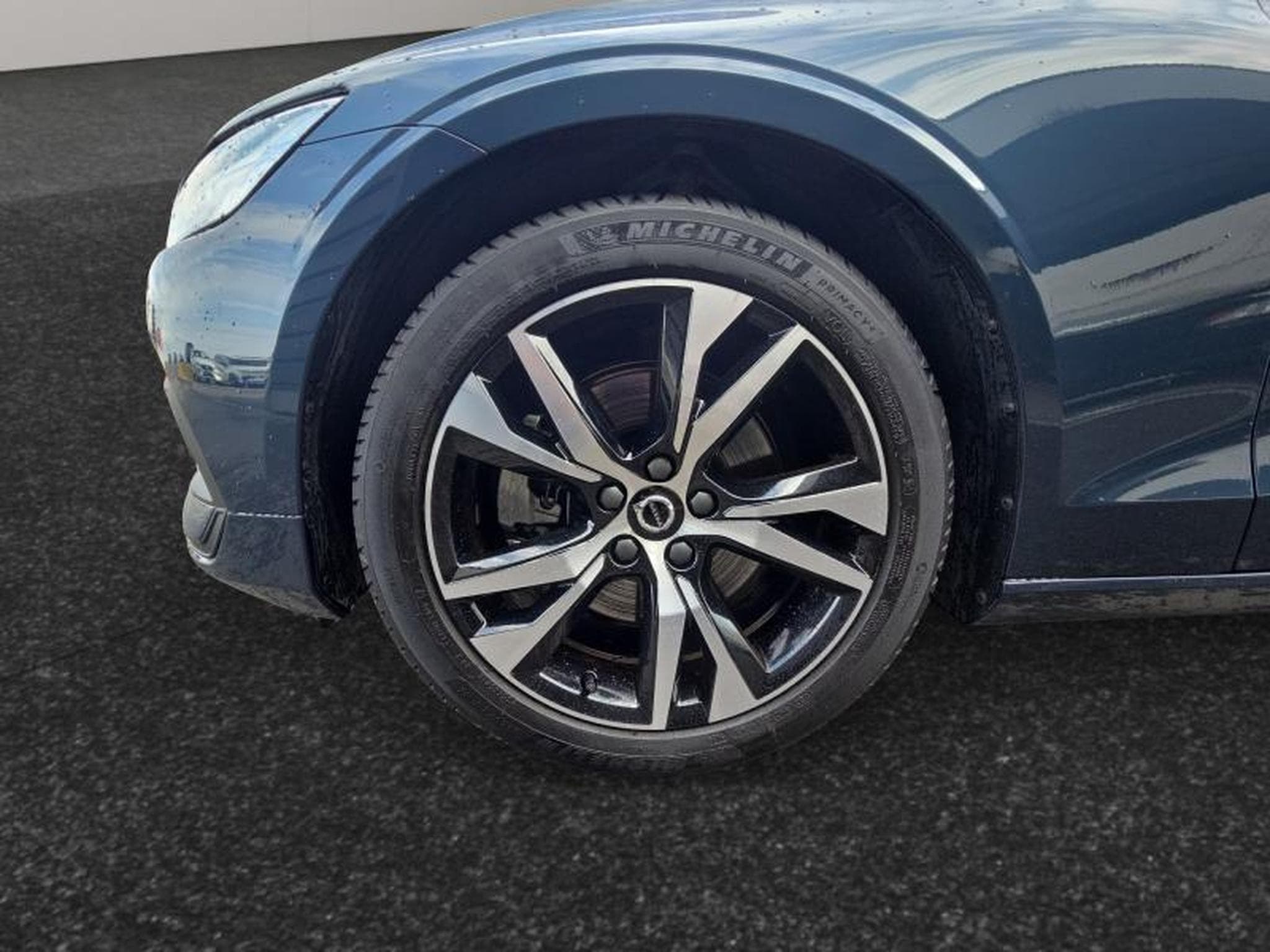 Volvo V60 B4 Core / Essence (2025) - Photo 14