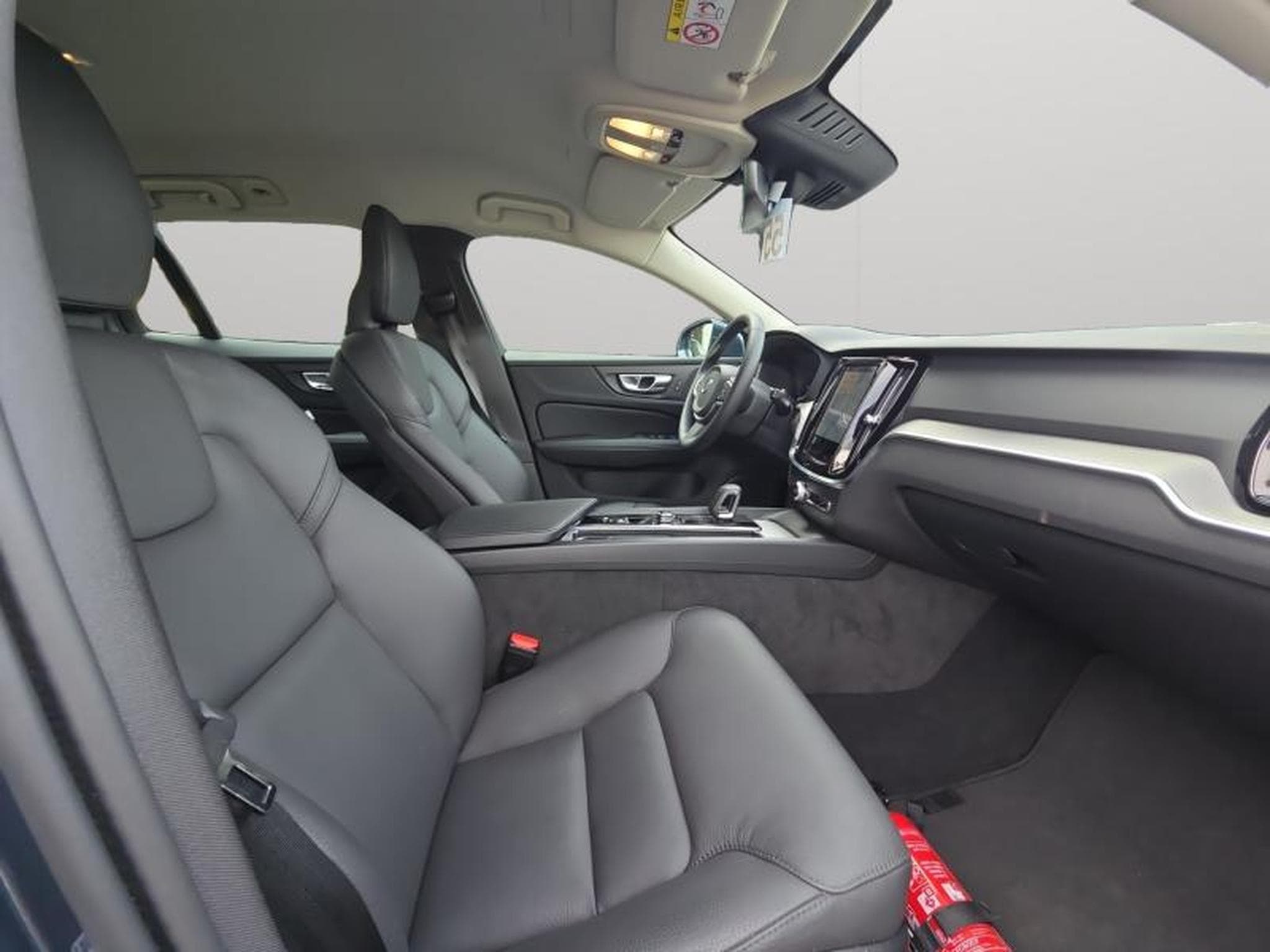 Volvo V60 B4 Core / Essence (2025) - Photo 15