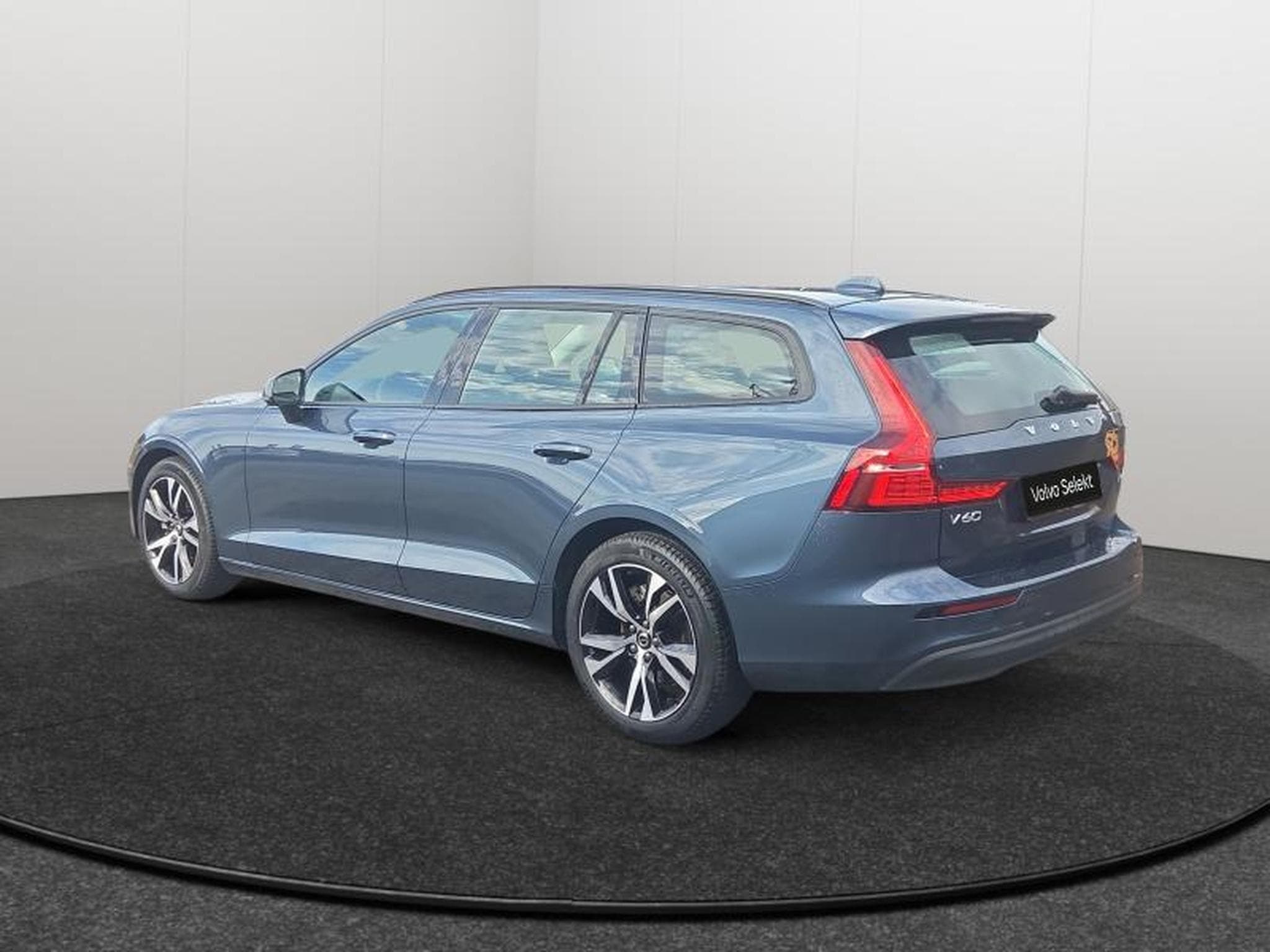 Volvo V60 B4 Core / Essence (2025) - Photo 3