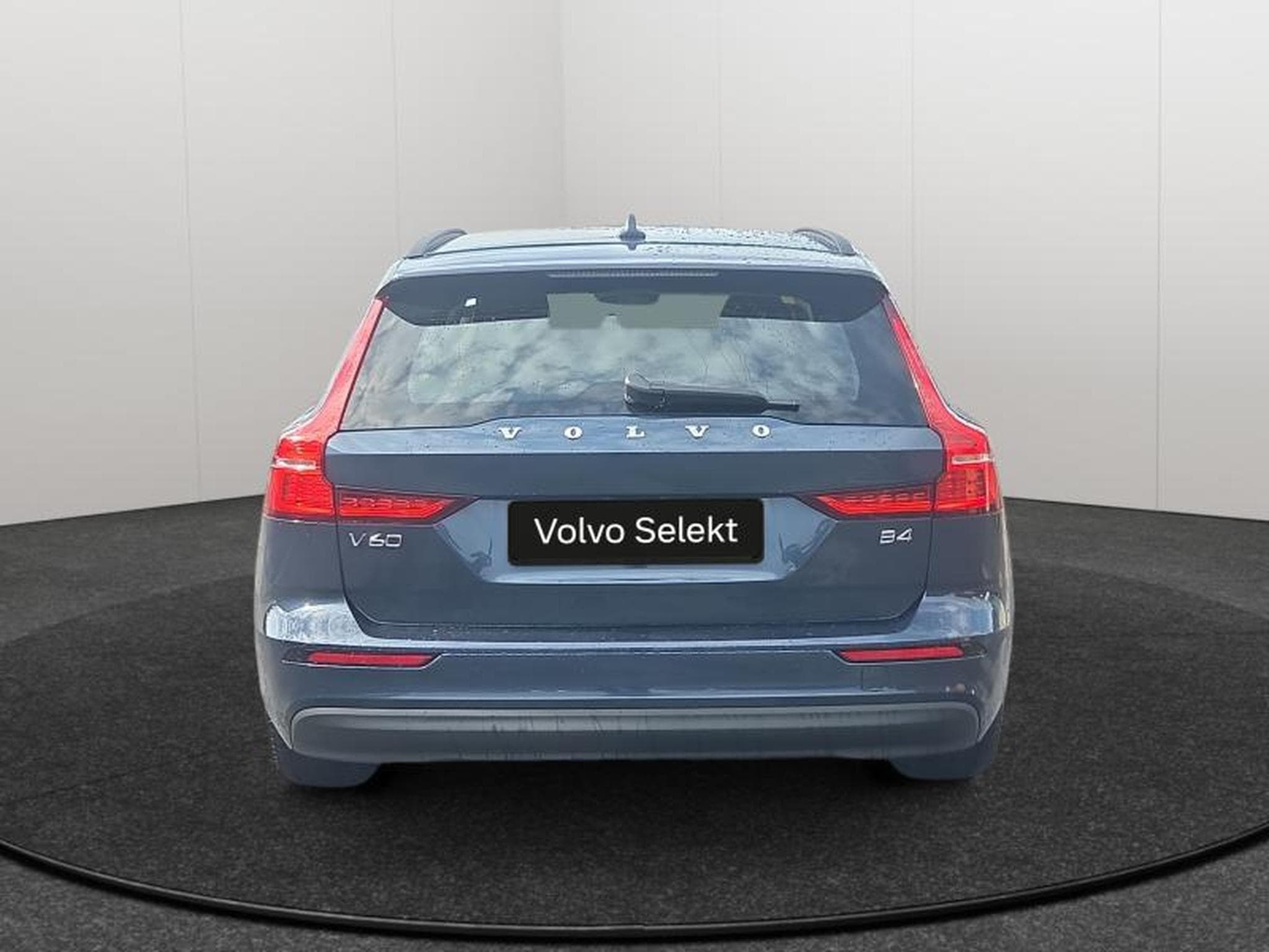Volvo V60 B4 Core / Essence (2025) - Photo 4