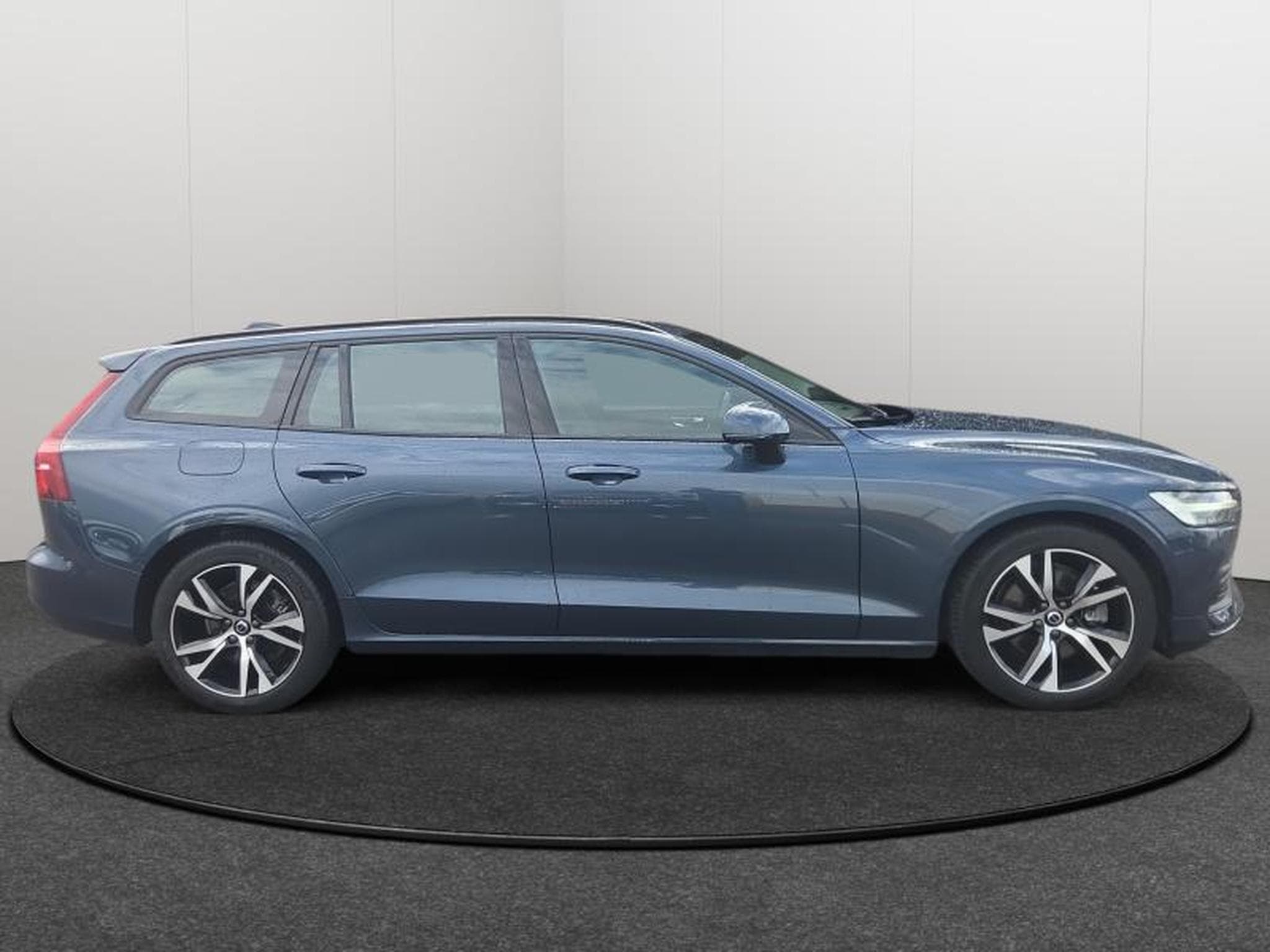 Volvo V60 B4 Core / Essence (2025) - Photo 6