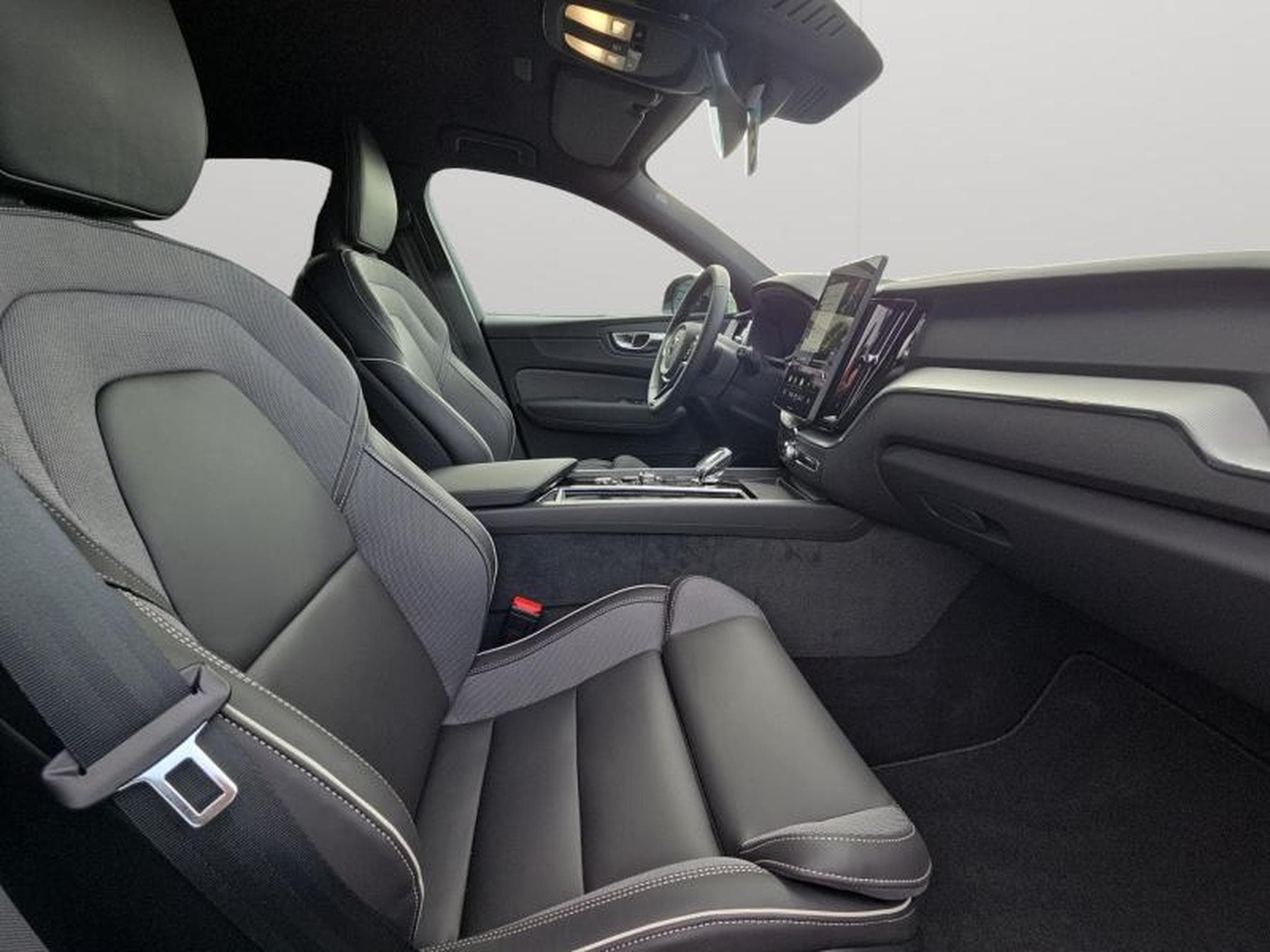 Volvo XC60 T6 AWD Black Edition Plus 2026 / Hybride (2025) - Photo 15