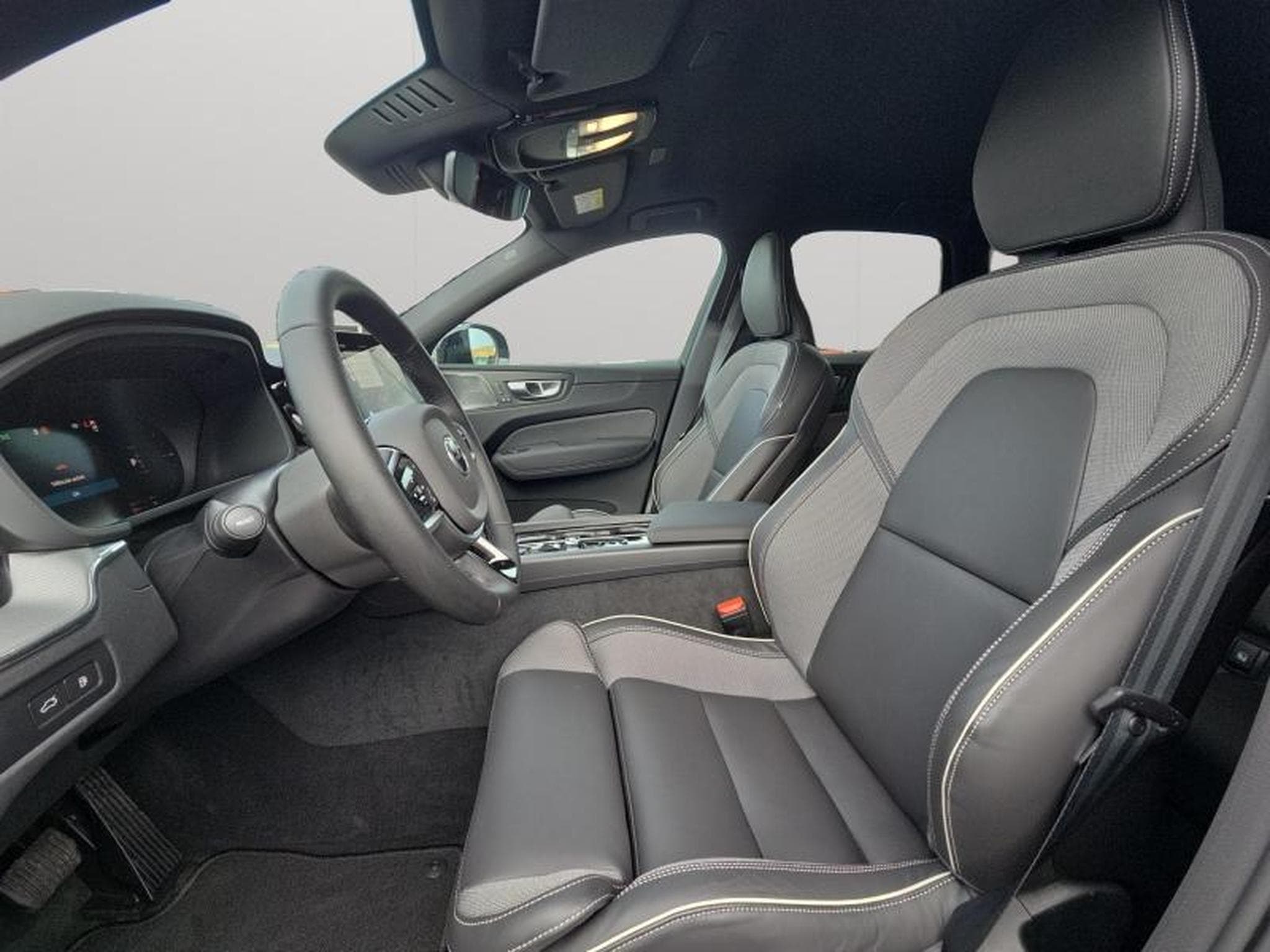 Volvo XC60 T6 AWD Black Edition Plus 2026 / Hybride (2025) - Photo 9