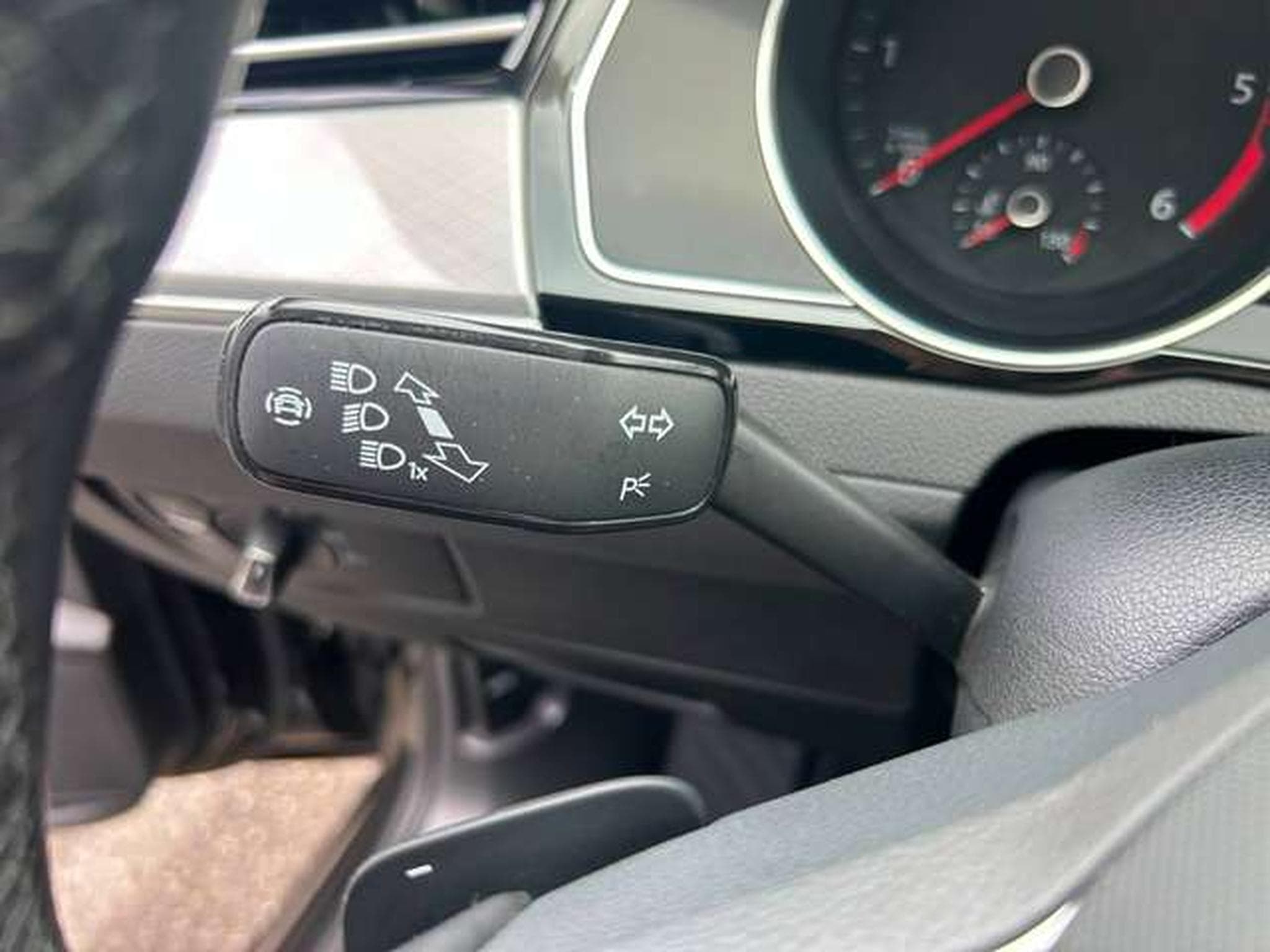 VW Passat Passat SW 2.0 TDi Style Business DSG (2020) - Photo 19