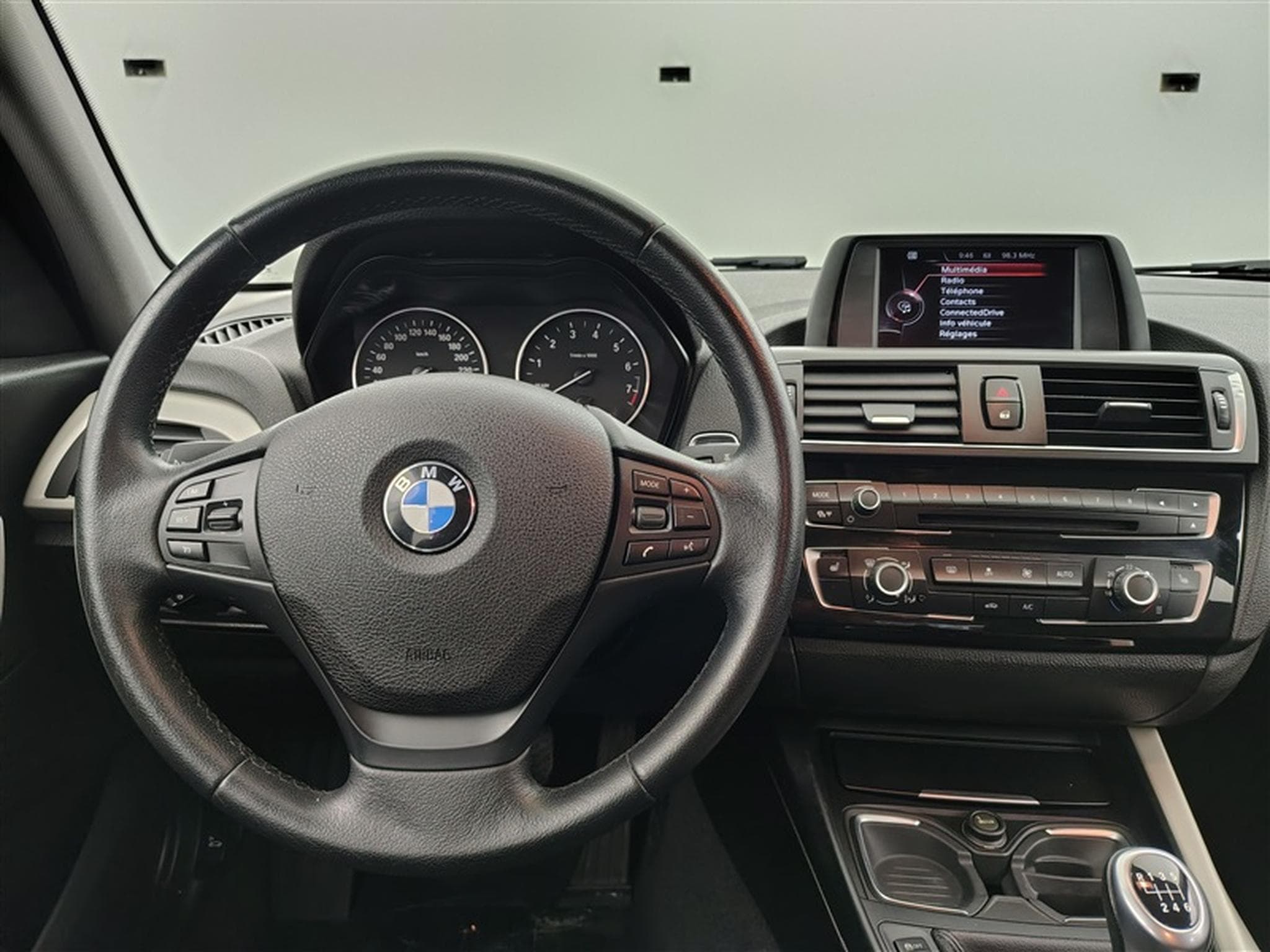 BMW 116 i (2015) - Photo 9