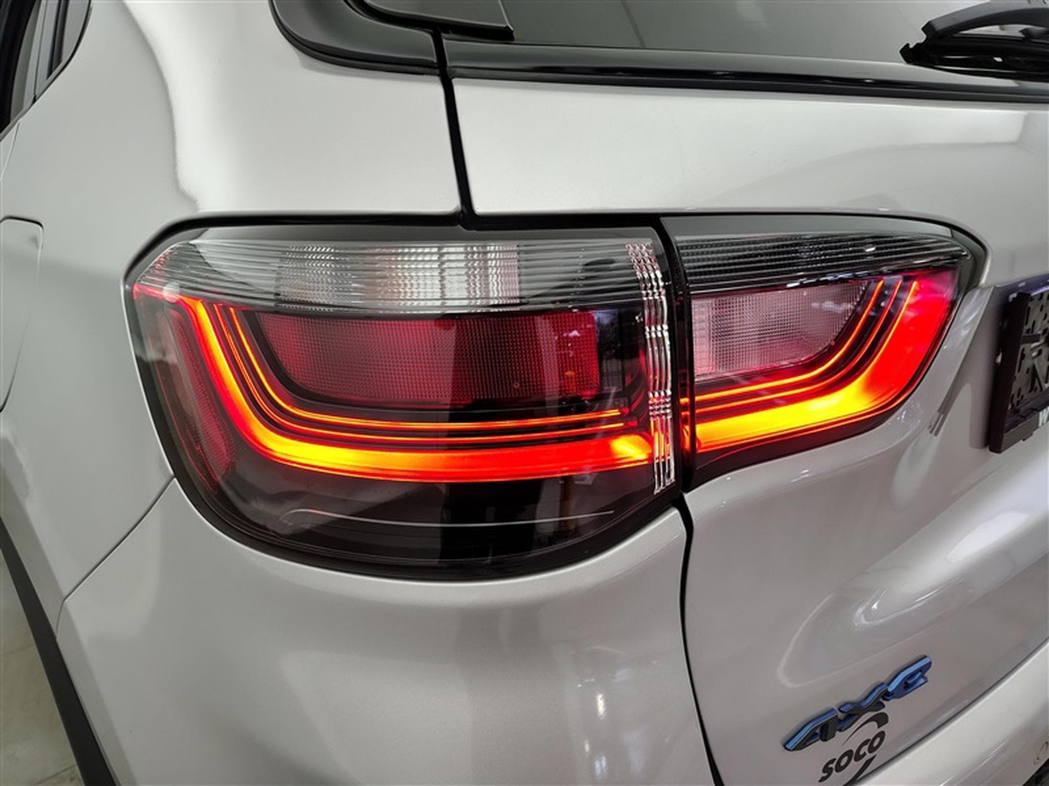 Jeep Compass 1.3 Turbo eAWD PHEV Trailhawk NAVI / FULL LED / CUIR PARTIEL (2023) - Photo 16