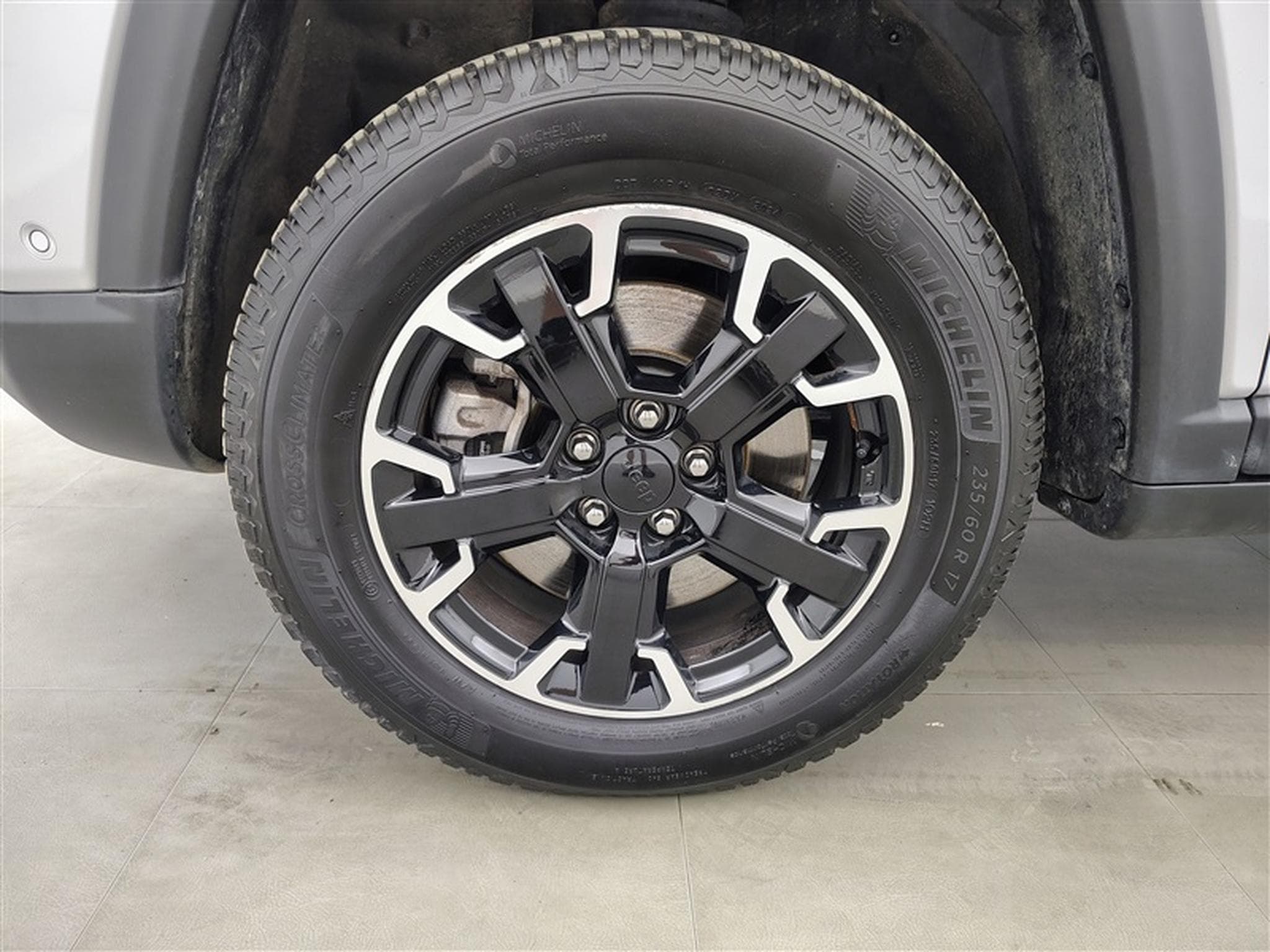 Jeep Compass 1.3 Turbo eAWD PHEV Trailhawk NAVI / FULL LED / CUIR PARTIEL (2023) - Photo 6