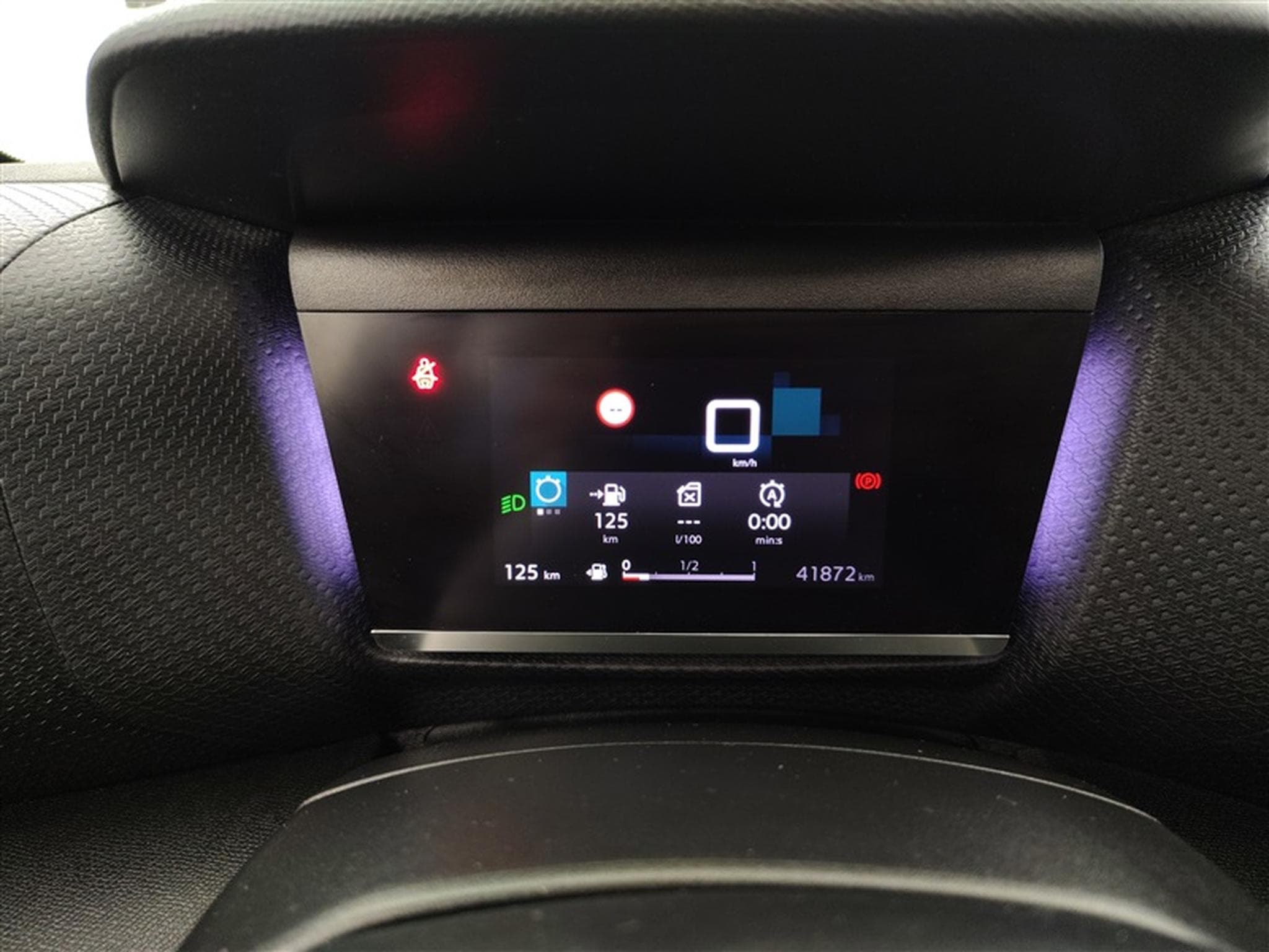 Citroen C4 1.2 PureTech Shine Pack CUIR/NAVI/TO PANO/FULL LED/JA (2022) - Photo 10