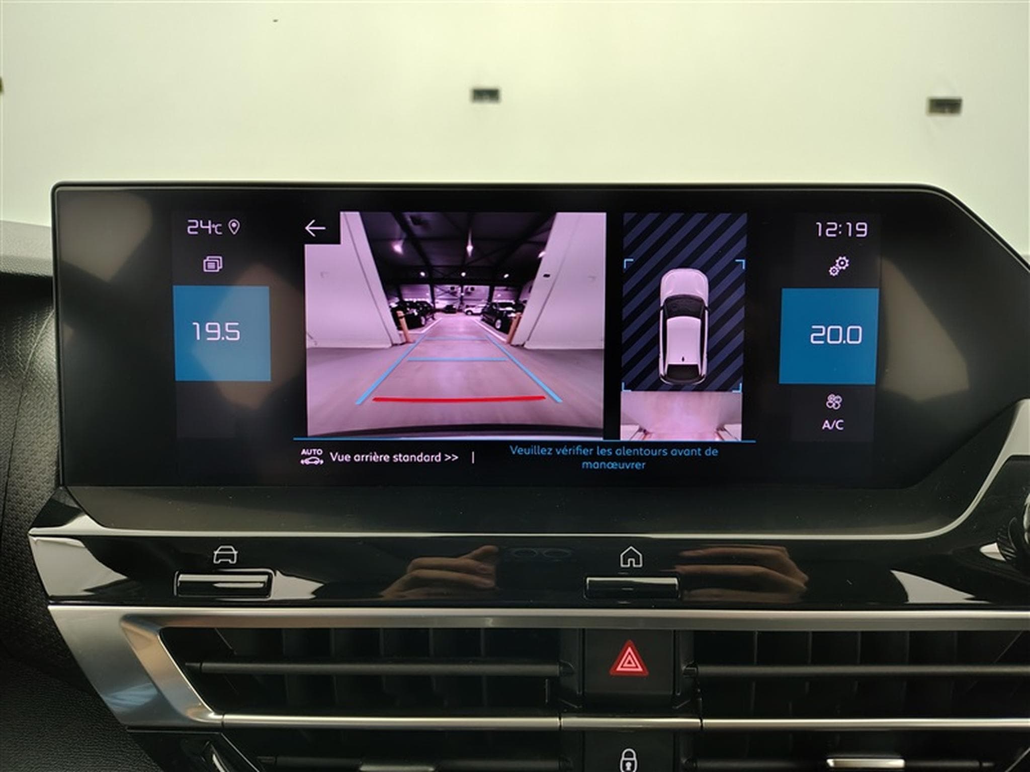 Citroen C4 1.2 PureTech Shine Pack CUIR/NAVI/TO PANO/FULL LED/JA (2022) - Photo 18