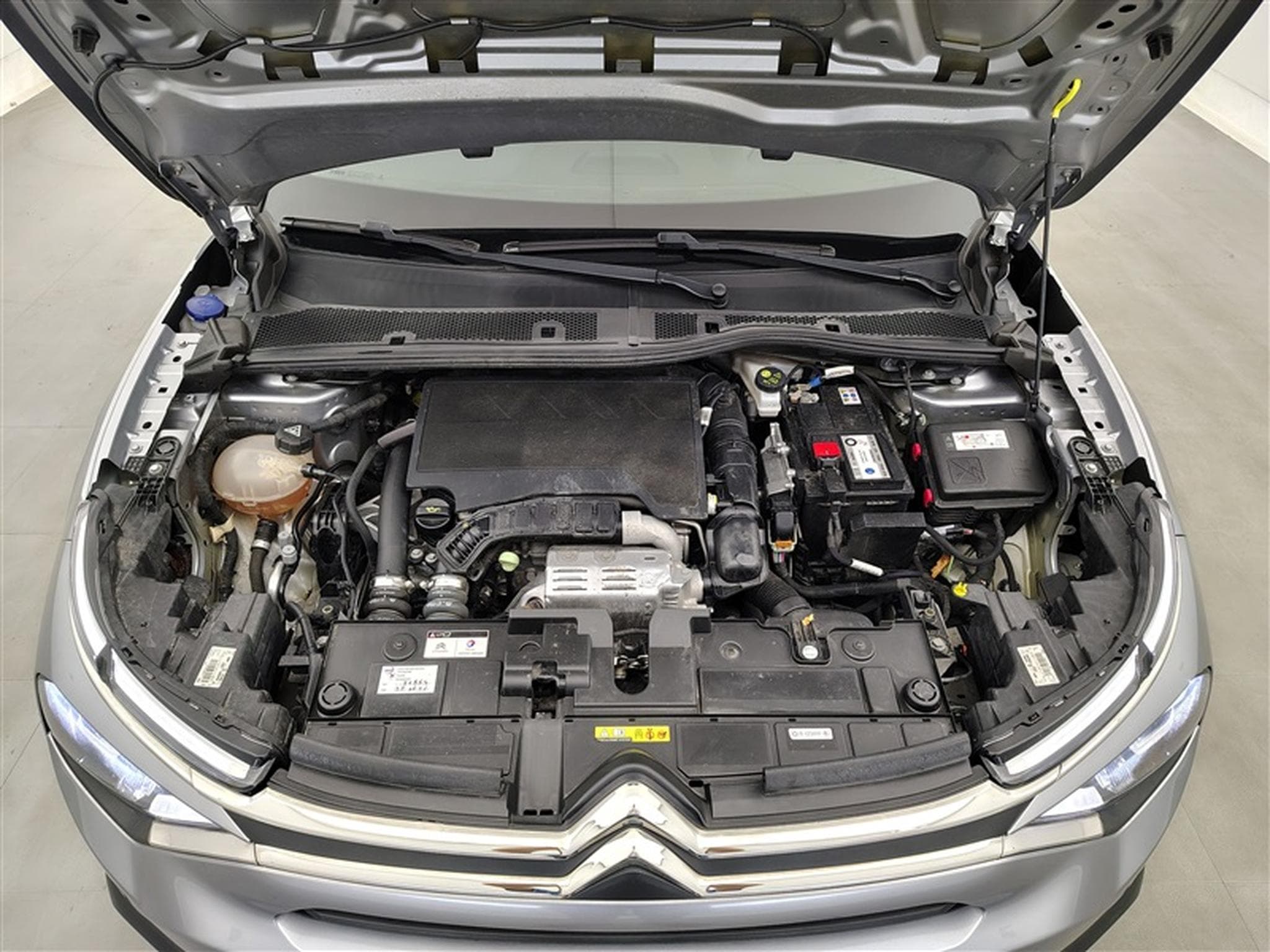 Citroen C4 1.2 PureTech Shine Pack CUIR/NAVI/TO PANO/FULL LED/JA (2022) - Photo 20
