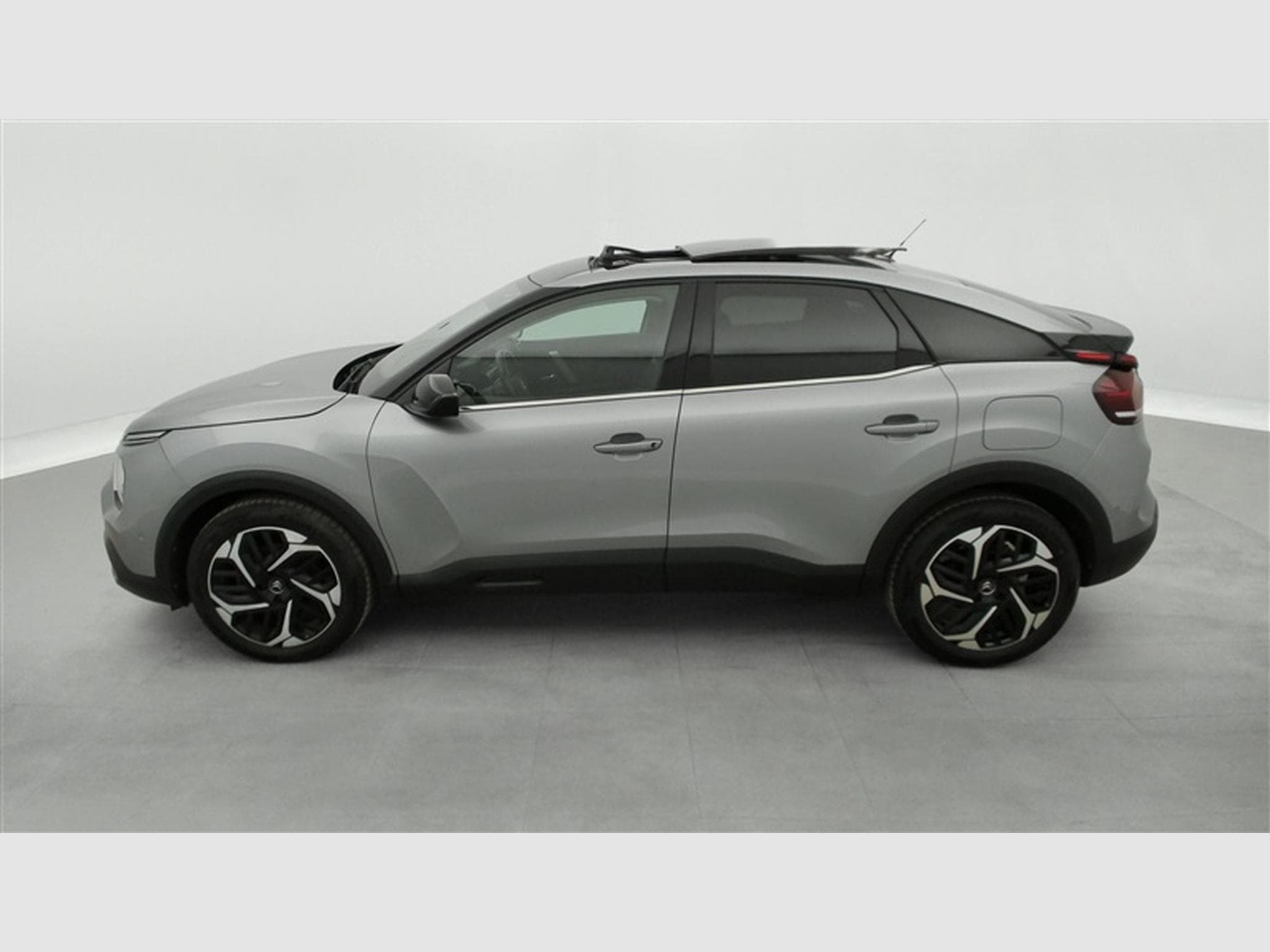 Citroen C4 1.2 PureTech Shine Pack CUIR/NAVI/TO PANO/FULL LED/JA (2022) - Photo 3