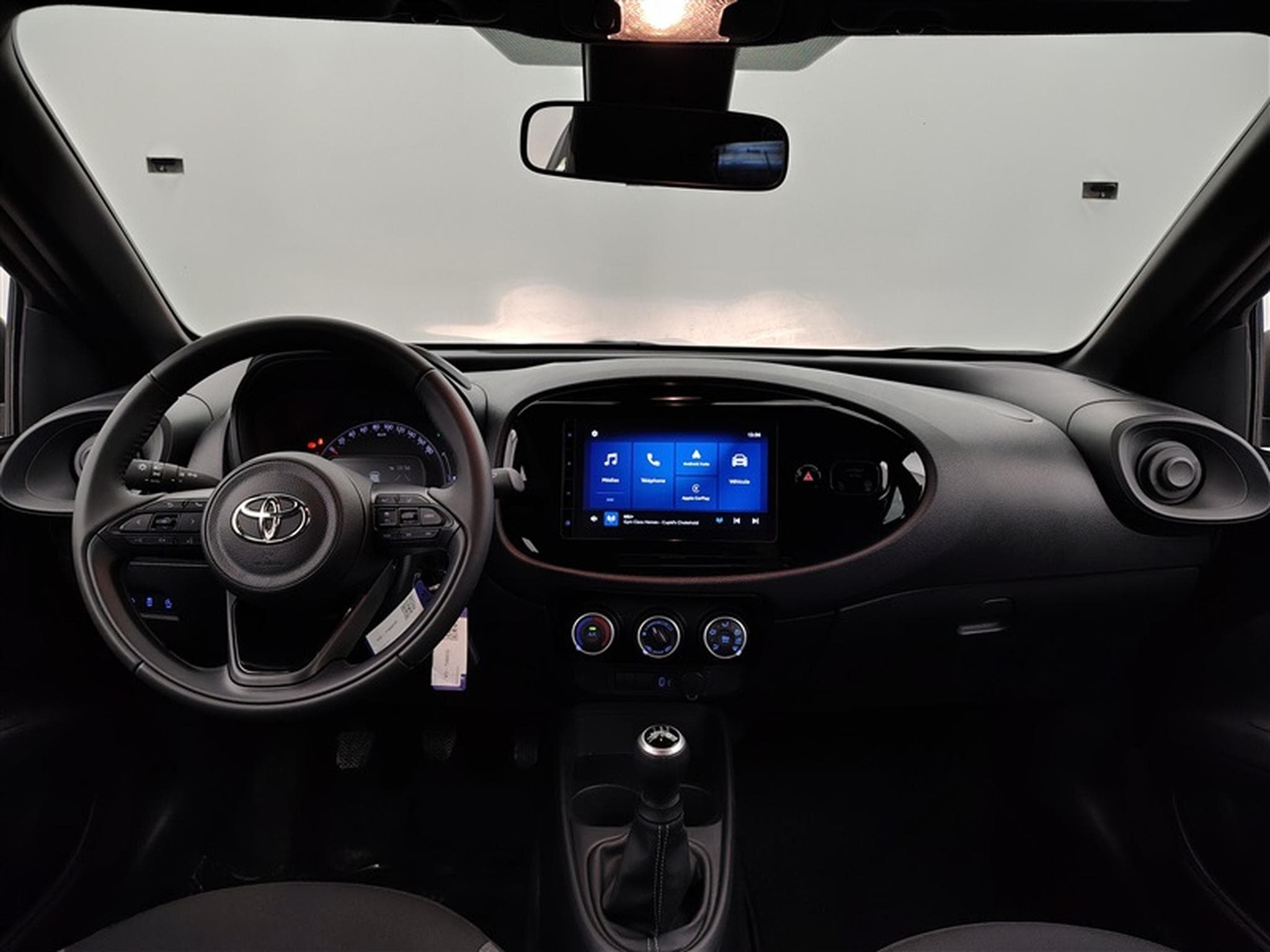 Toyota Aygo 1.0i VVT-i Play CARPLAY / CAMERA (2024) - Photo 8
