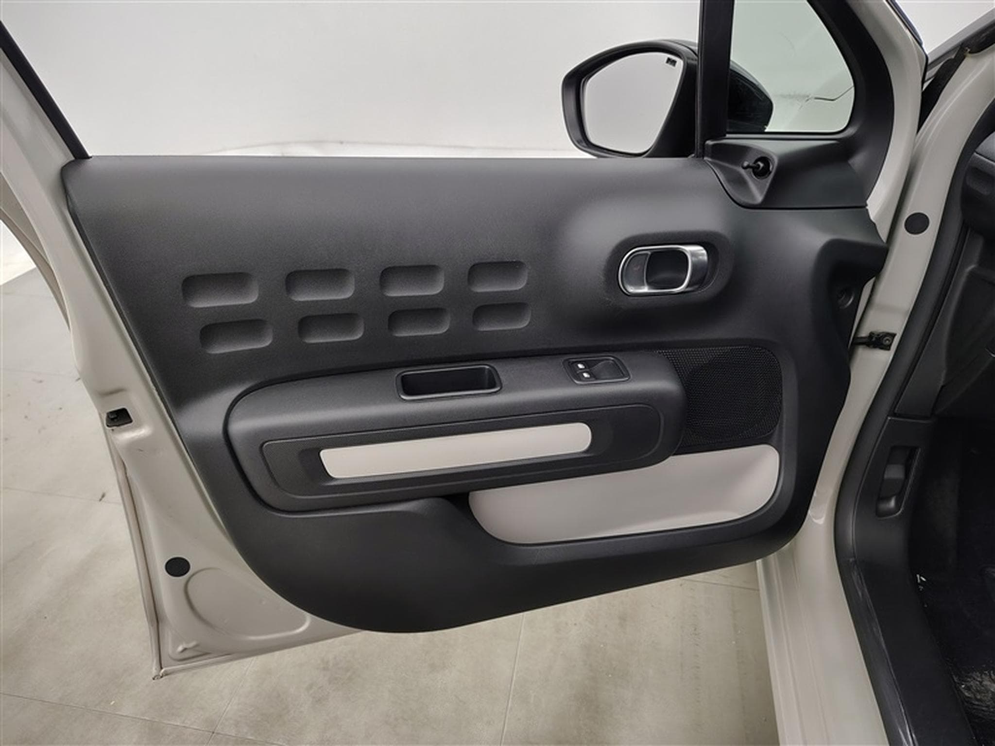 Citroen C3 1.2i PureTech 82Cv Live (2021) - Photo 16