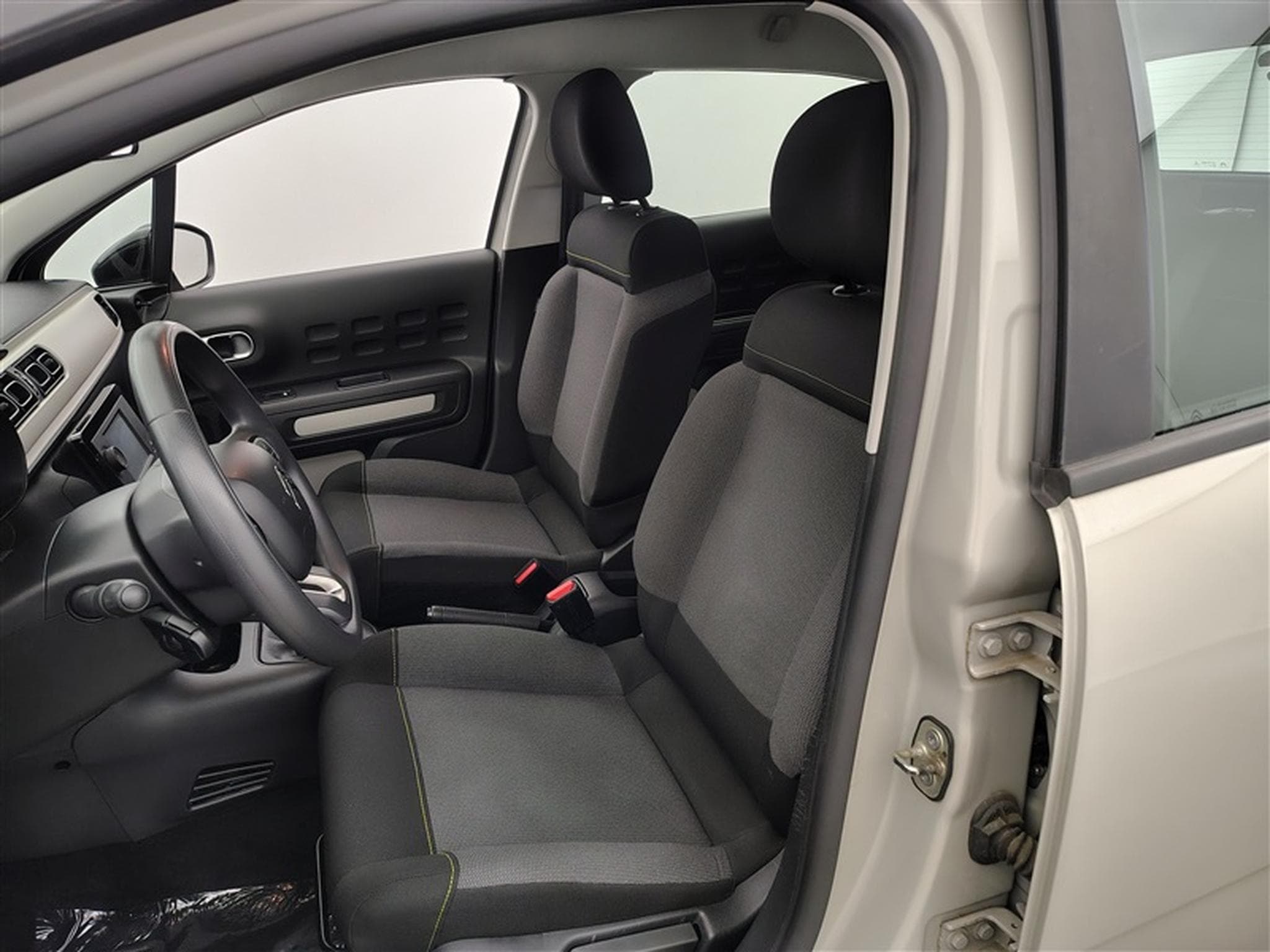 Citroen C3 1.2i PureTech 82Cv Live (2021) - Photo 7