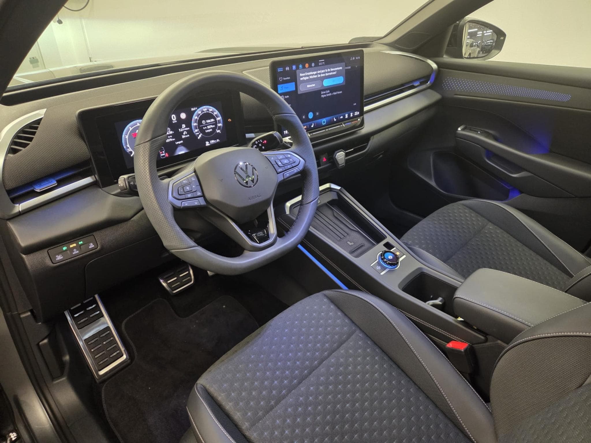 VW T-Roc T-ROC TSI R-Line 150 CV / 110 KW  DSG (2026) - Photo 4