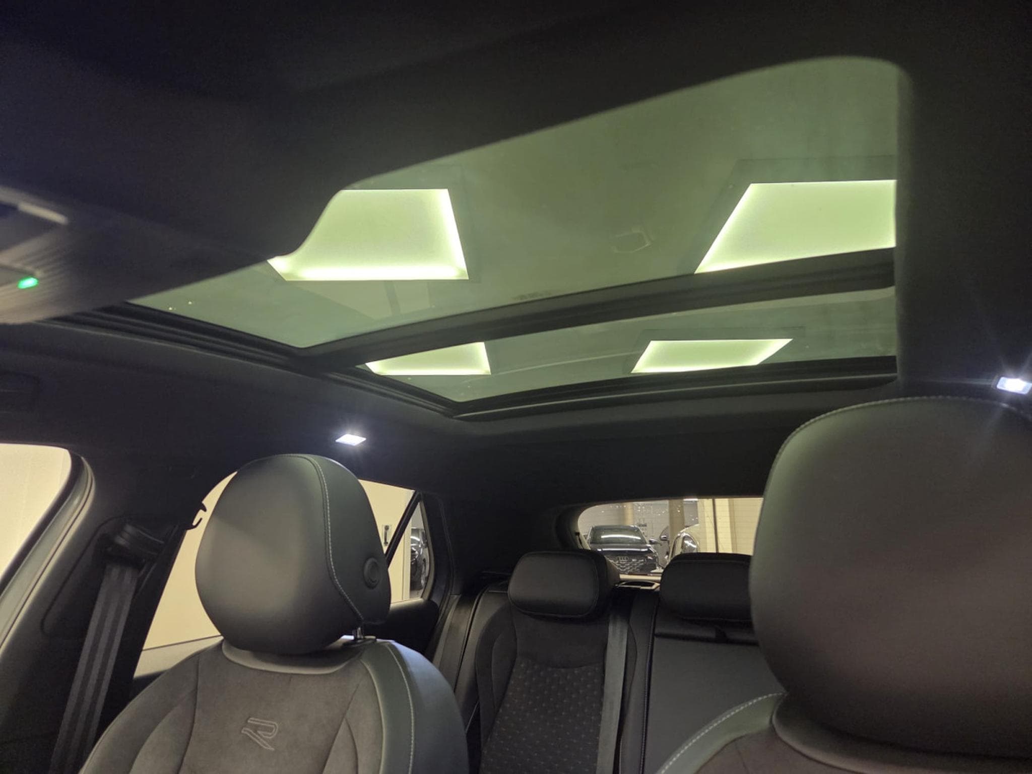 VW T-Roc T-ROC TSI R-Line 150 CV / 110 KW  DSG (2026) - Photo 7