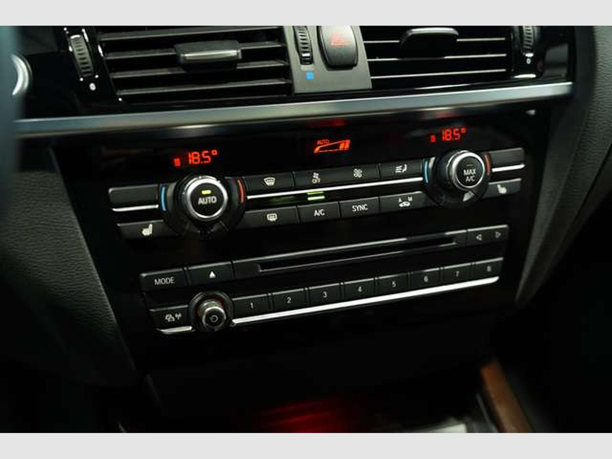 BMW X3 xD 20 d 1.H *19 *Pano *AHK *Bi-Xenon *28Tsd (2015) - Photo 24