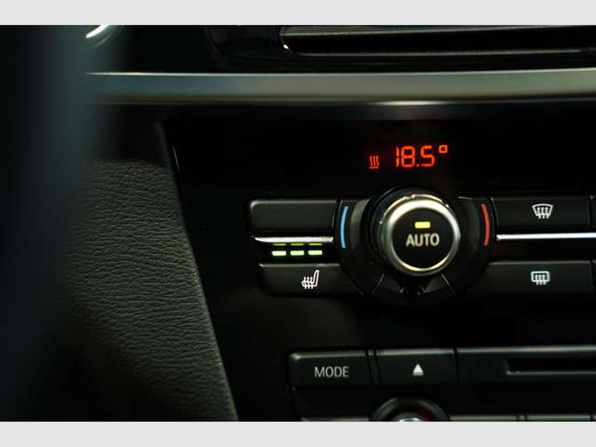 BMW X3 xD 20 d 1.H *19 *Pano *AHK *Bi-Xenon *28Tsd (2015) - Photo 32