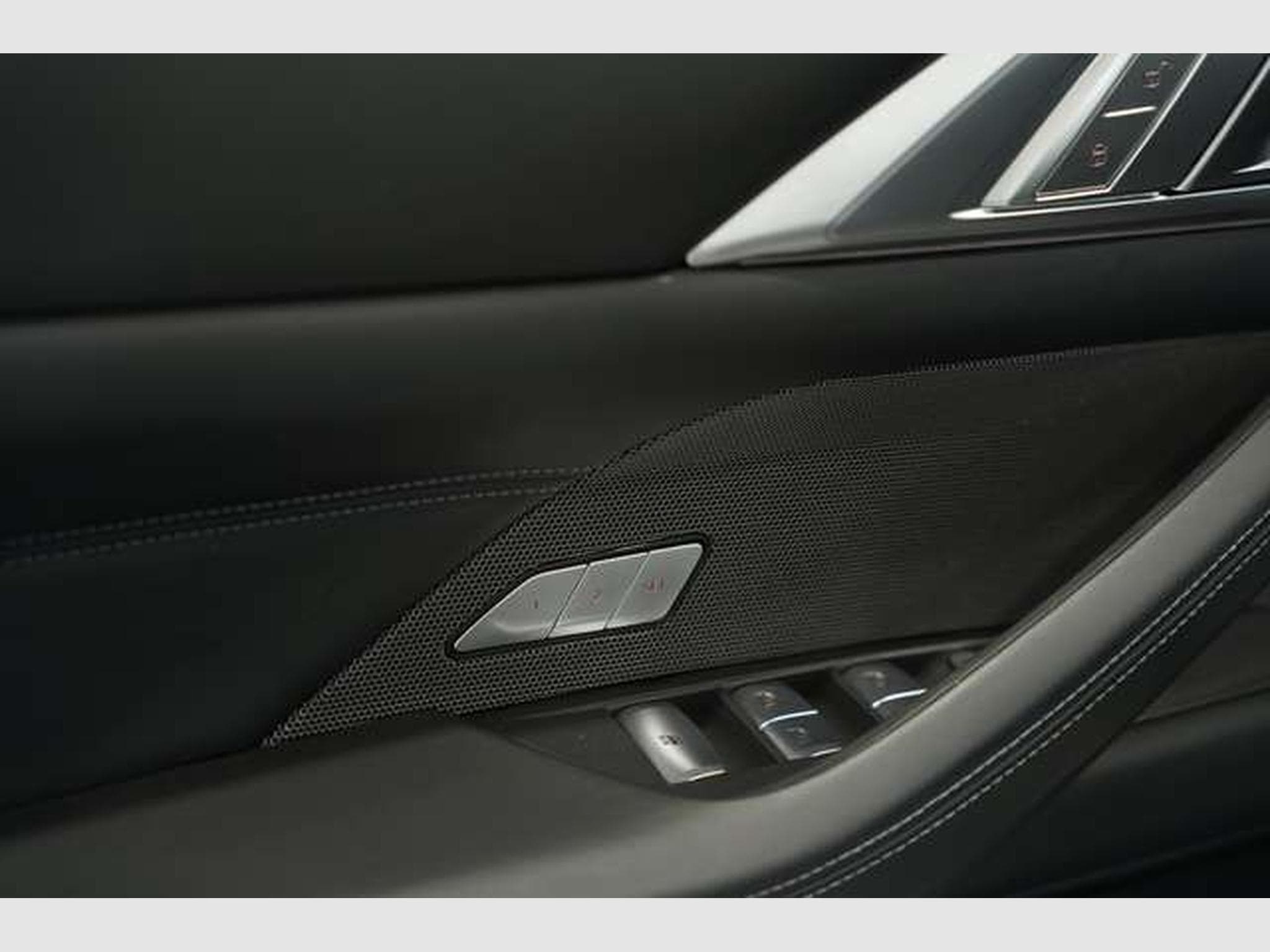 BMW M4 xD Competition Cabrio 1H *M Driver?s-P*Carbon (2023) - Photo 28