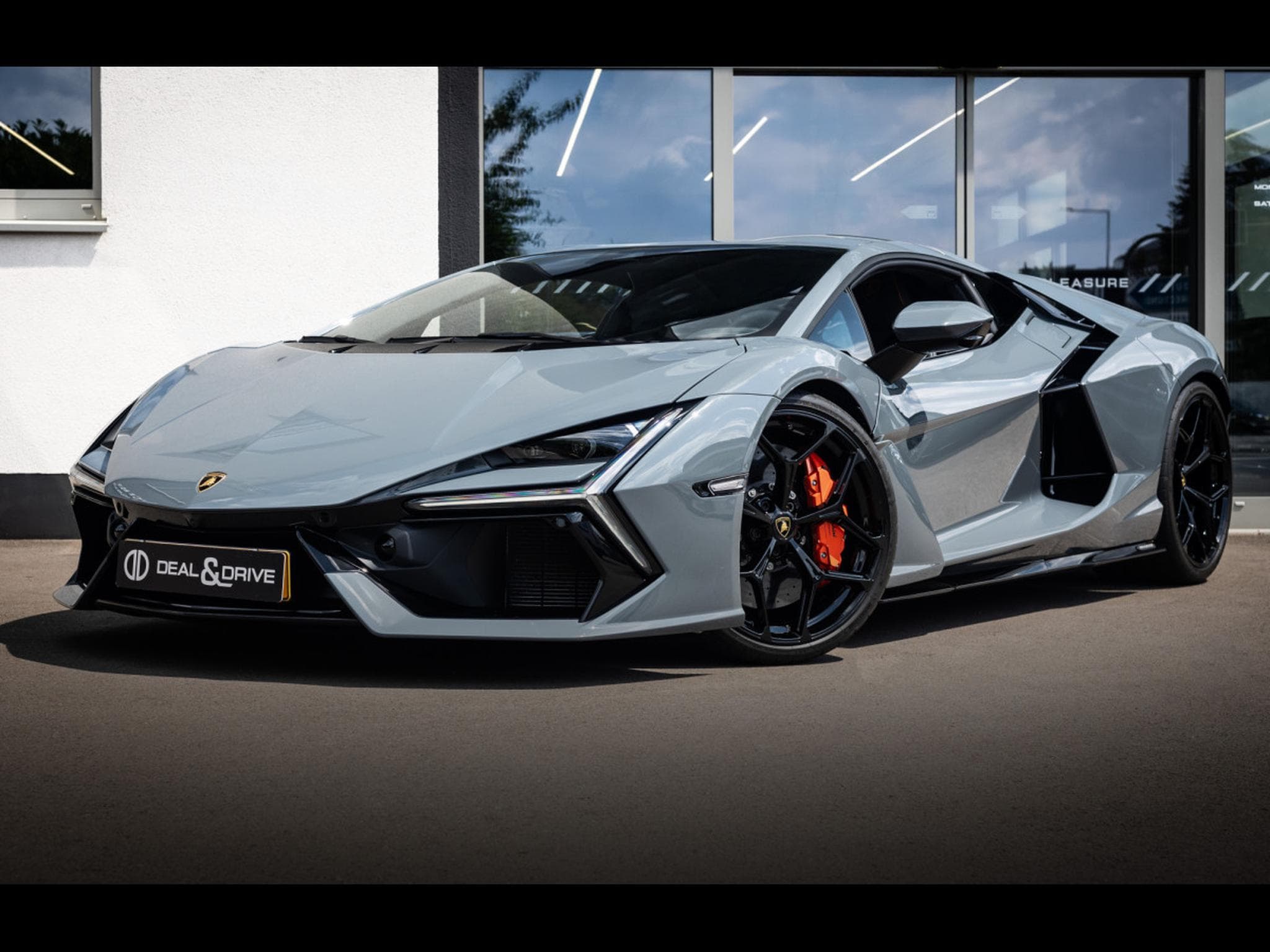 Lamborghini Revuelto 6.5 V12 HPEV (1.015 CH) - GRIGIO TELESTO – FULL PPF (2025) - Photo 1