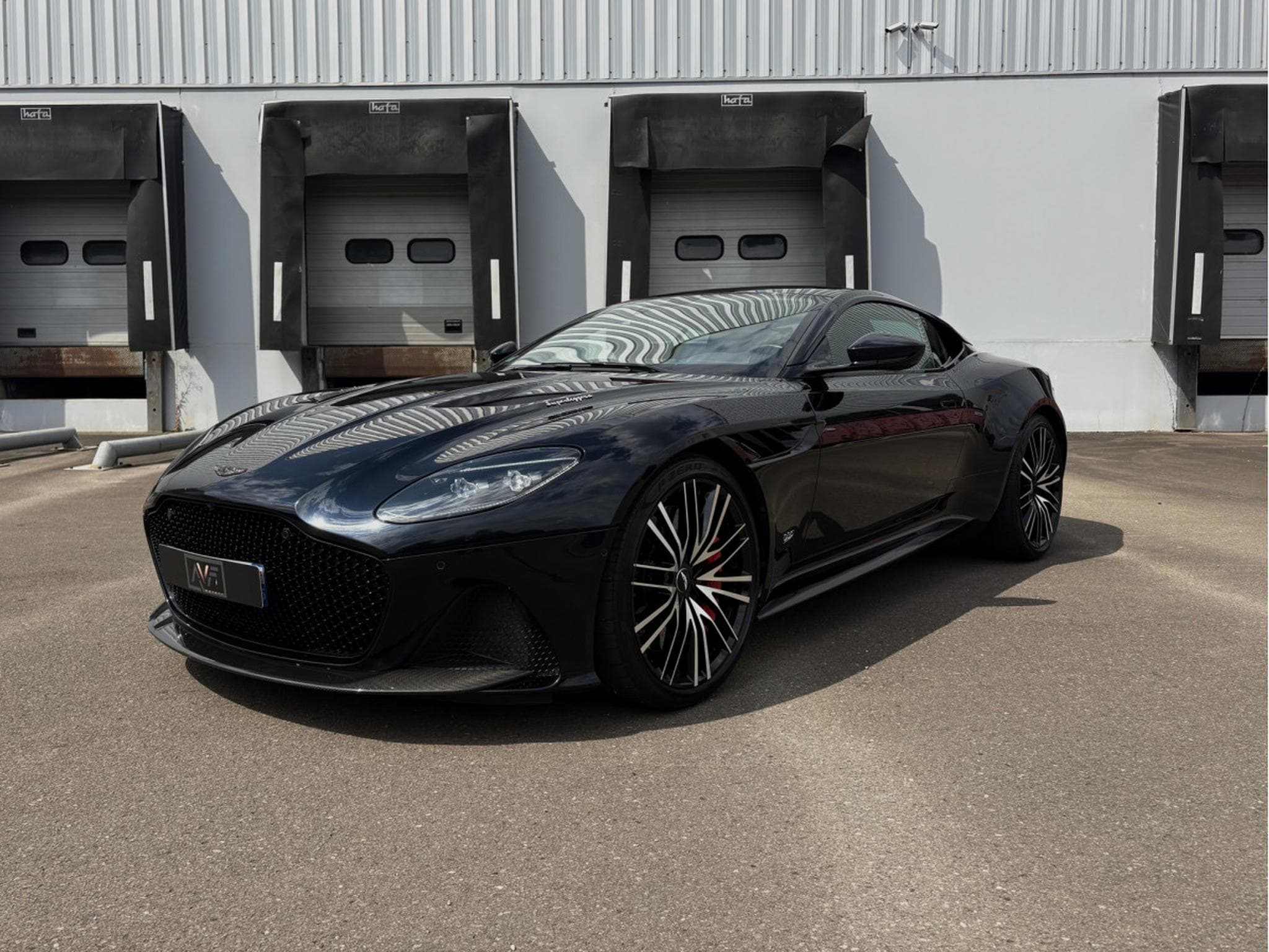 Aston-Martin DBS 5.2 V12 725 SUPERLEGGERA (2019) - Photo 1